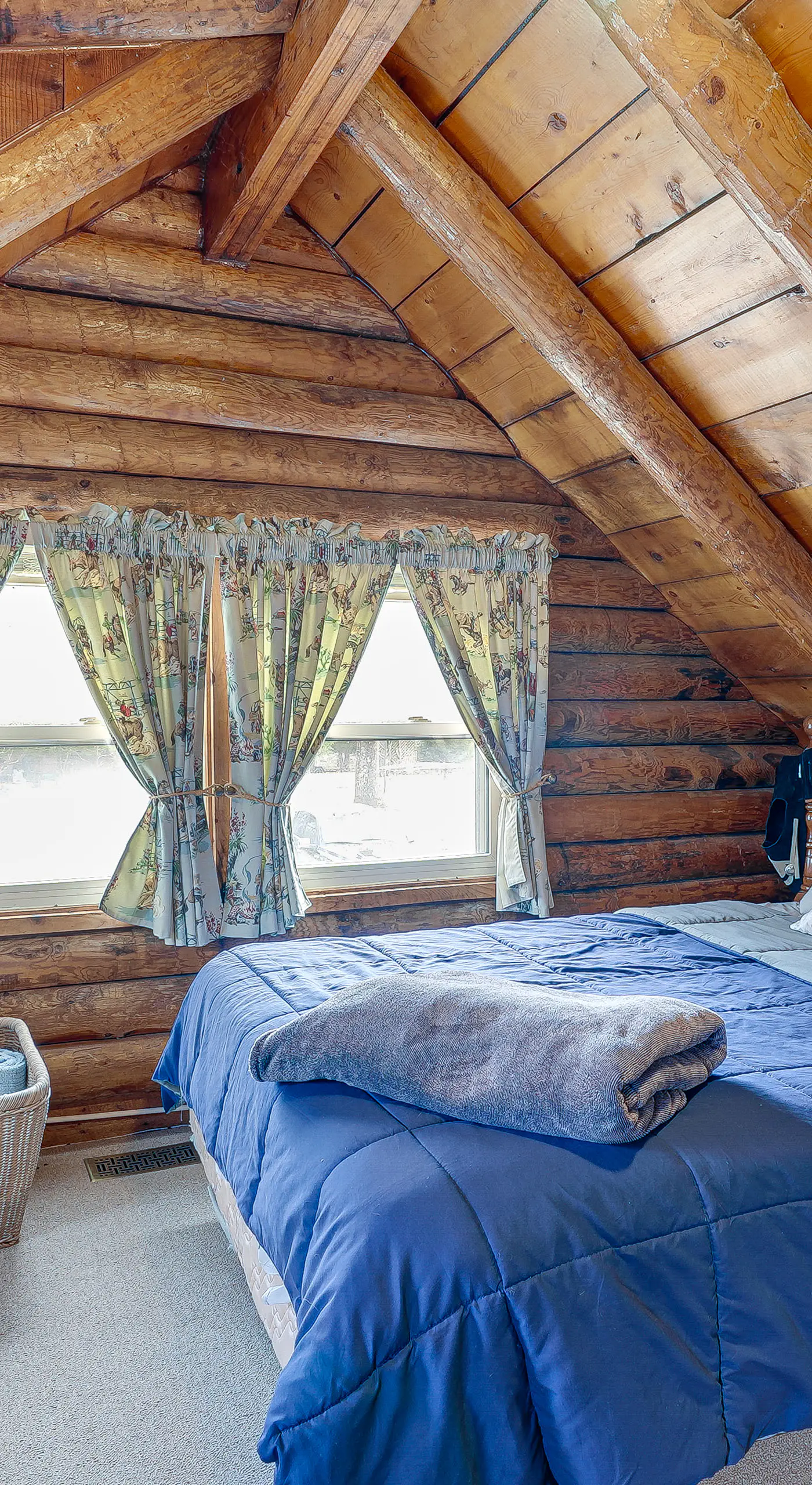 Hike, Fish & Boat Nearby! Bloomington Family Cabin