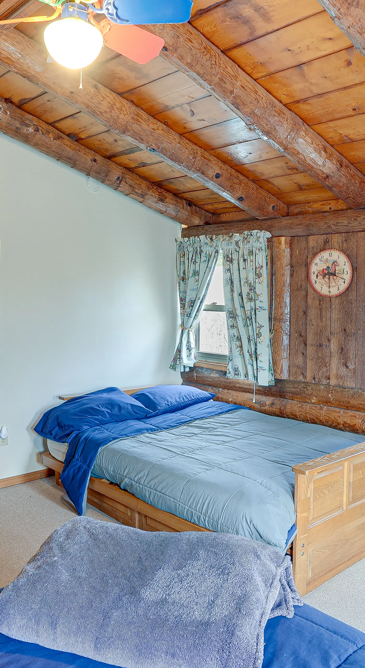 Hike, Fish & Boat Nearby! Bloomington Family Cabin