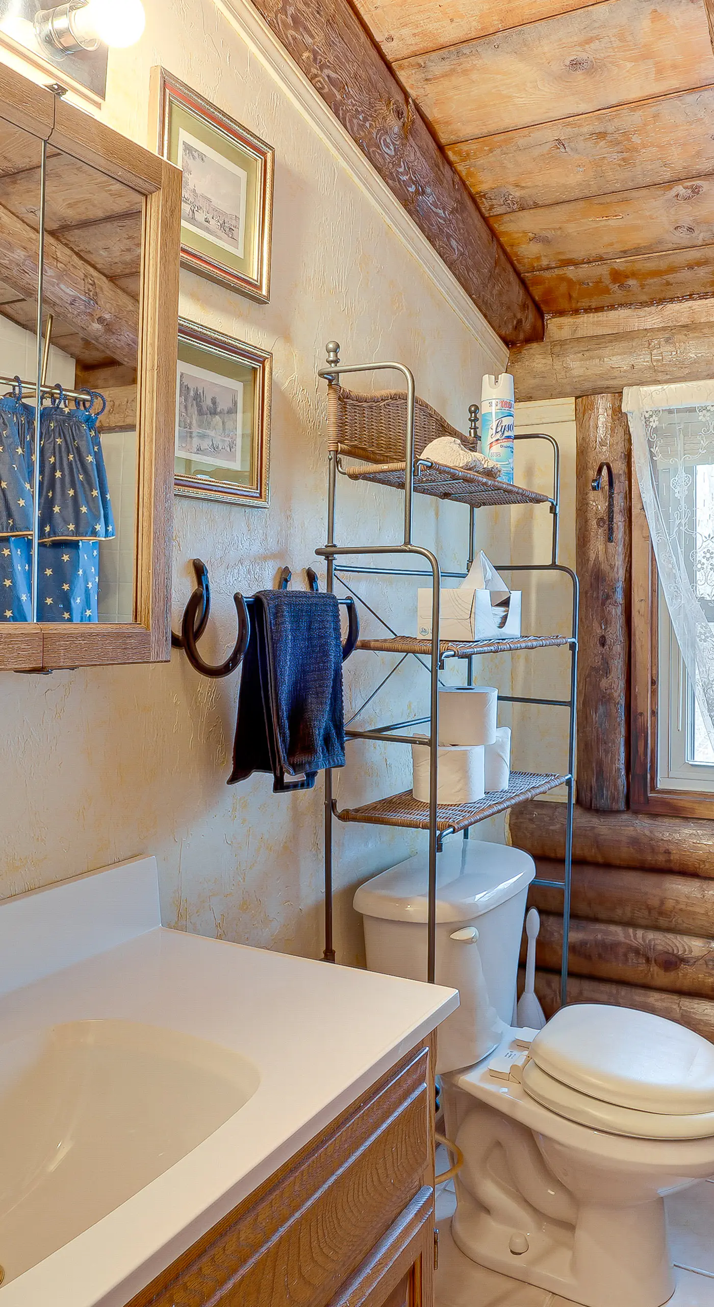Hike, Fish & Boat Nearby! Bloomington Family Cabin