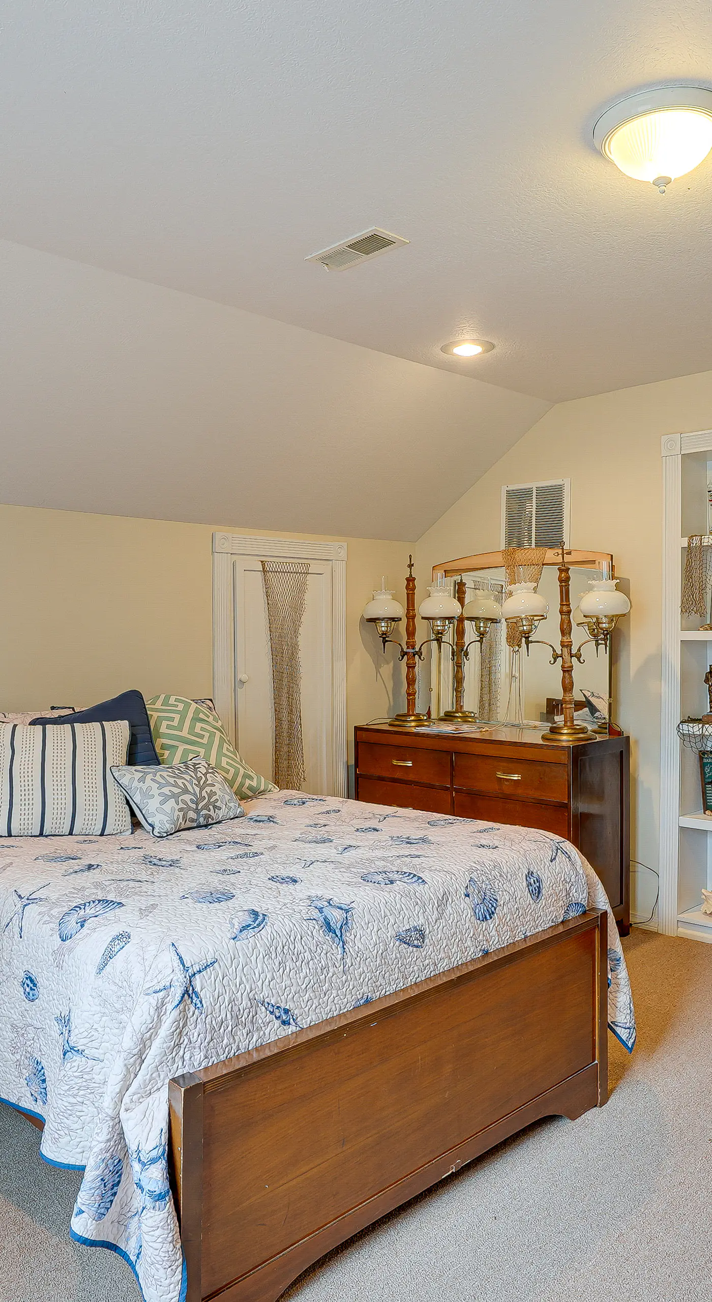 Hike, Fish & Boat Nearby! Bloomington Family Cabin