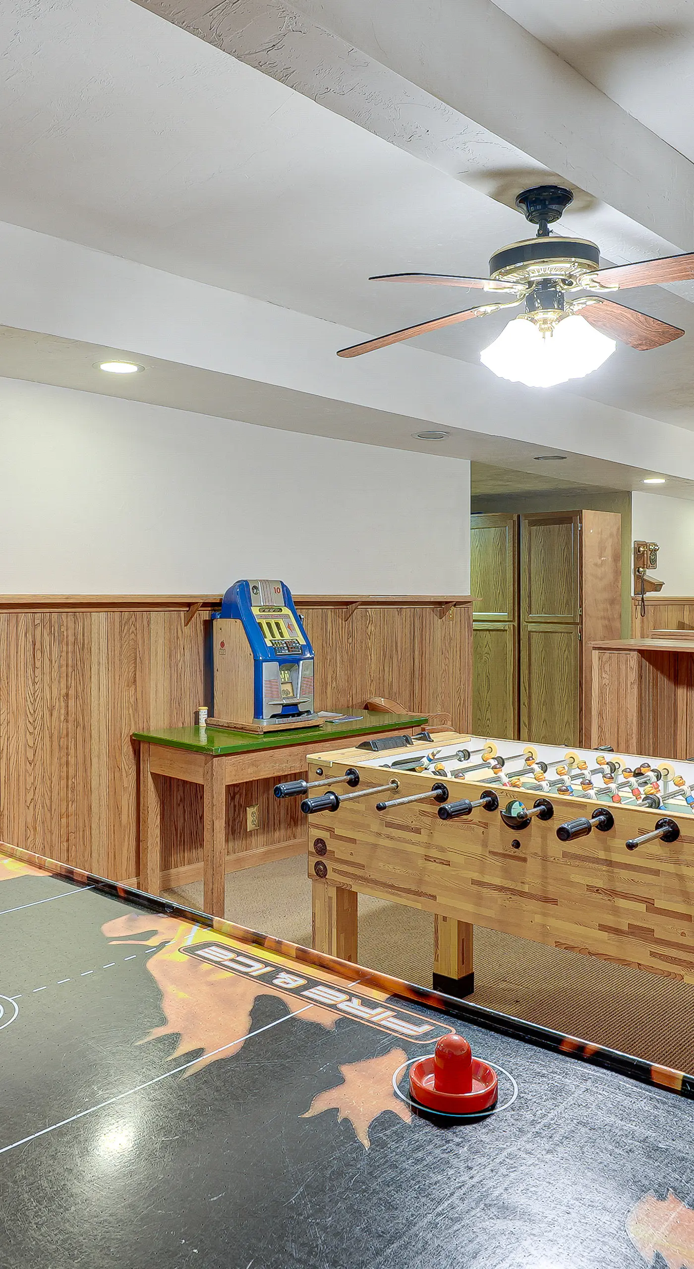 Hike, Fish & Boat Nearby! Bloomington Family Cabin