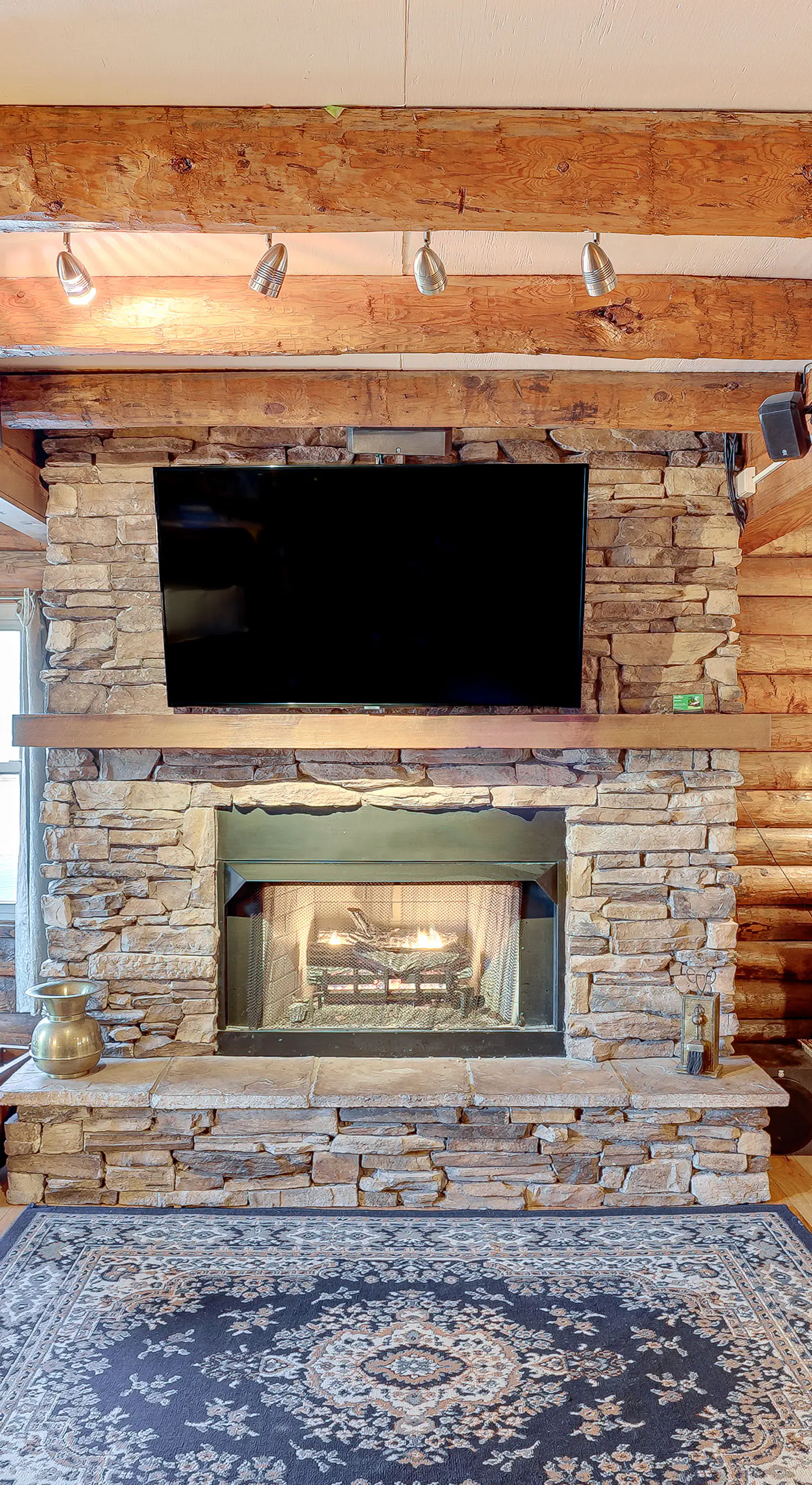 Hike, Fish & Boat Nearby! Bloomington Family Cabin