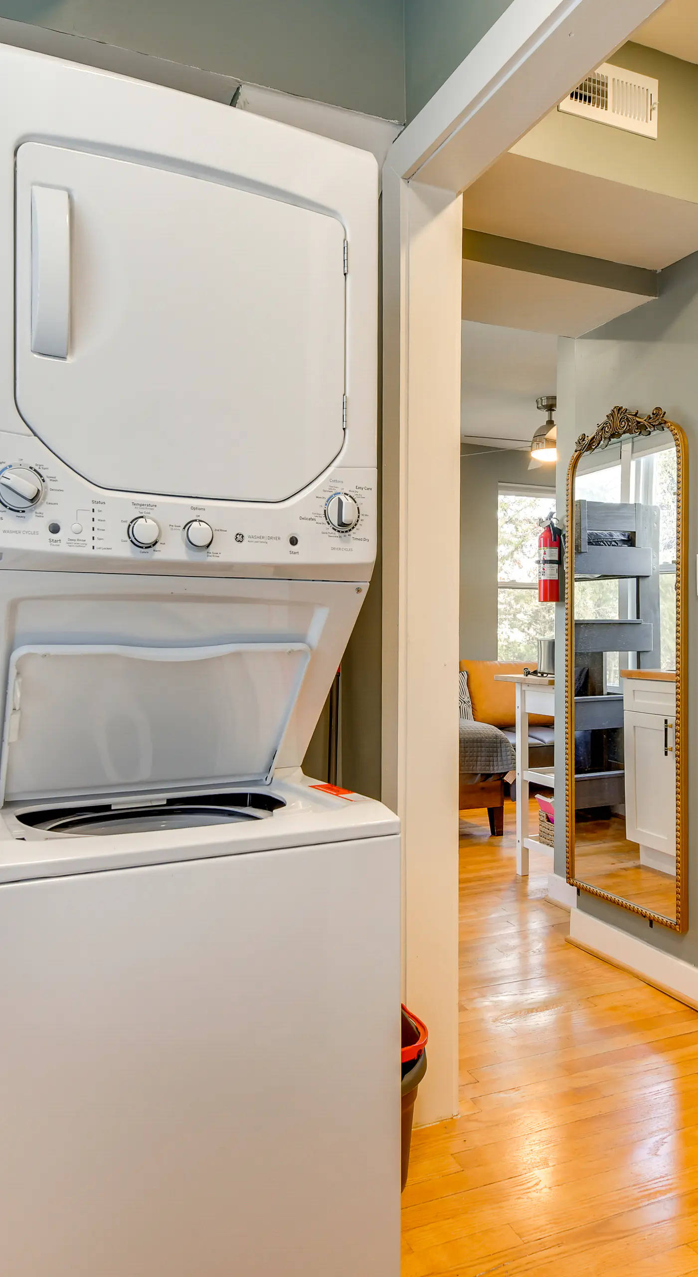 Commuter's Dream! Cheverly Studio 1/2 Mi to Metro