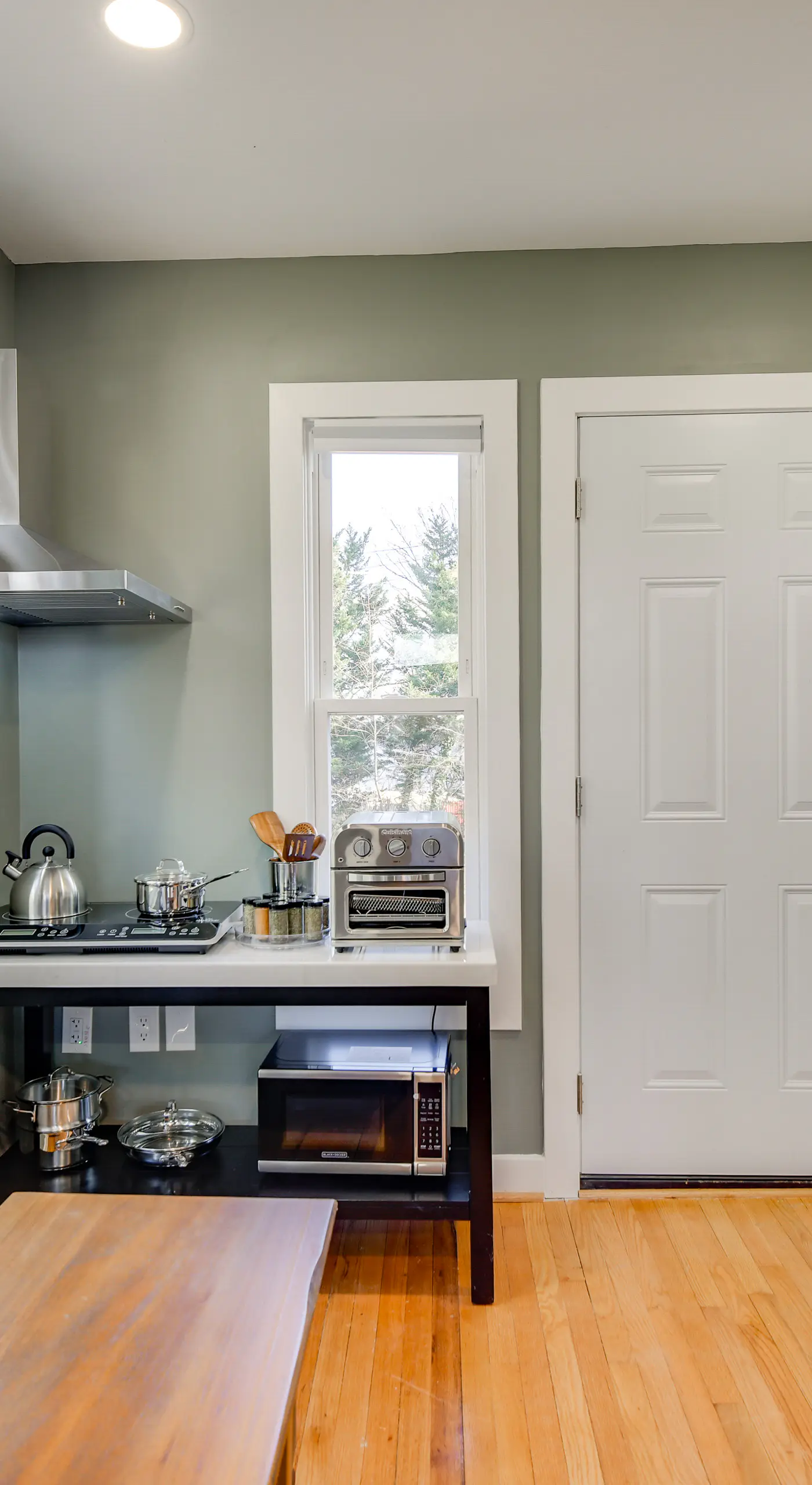Commuter's Dream! Cheverly Studio 1/2 Mi to Metro