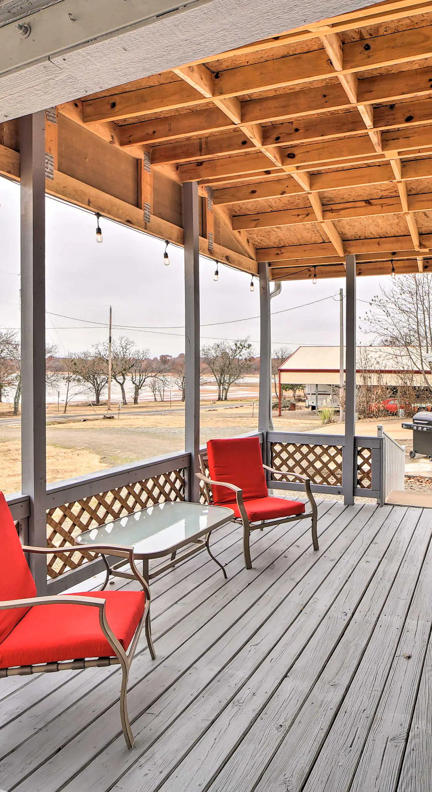 Eufaula Escape w/ Deck - Steps to Lake!