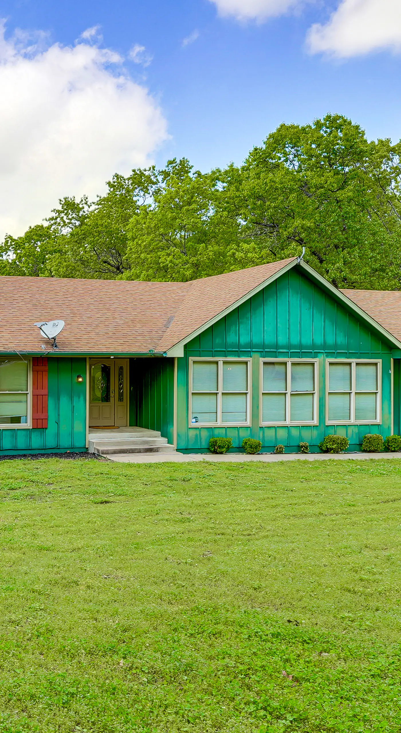 Large Lakefront Home | Pool, Hot Tub & Boat Dock