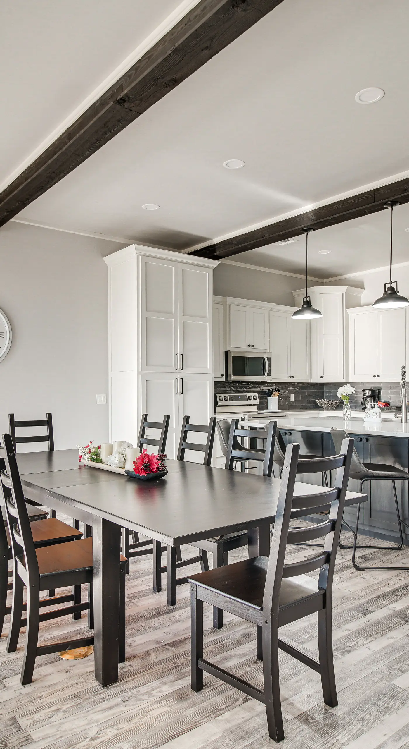 Lake & Sunset Views: Spacious Monkey Island Home