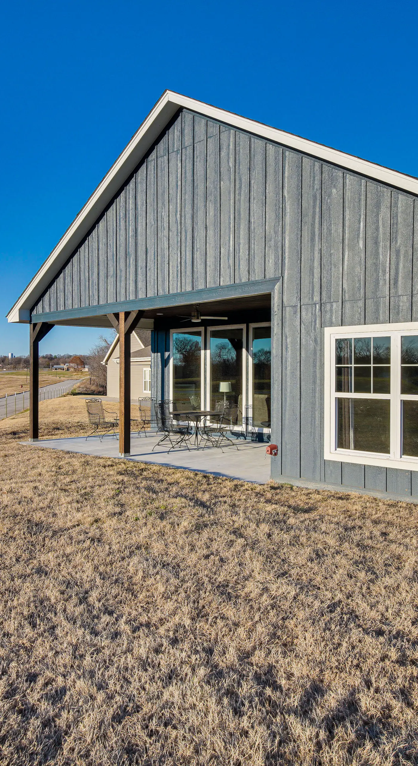 Lake & Sunset Views: Spacious Monkey Island Home