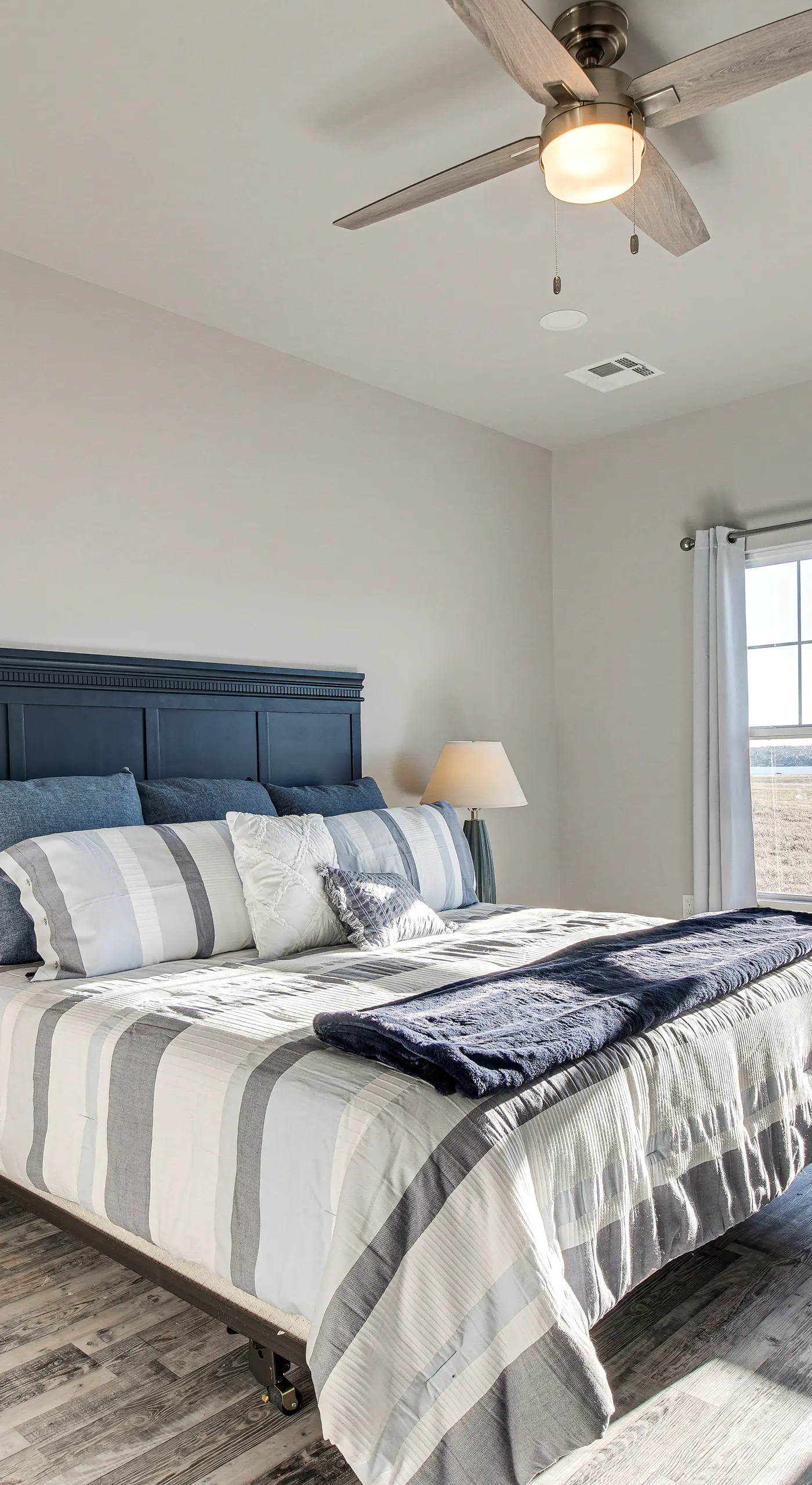 Lake & Sunset Views: Spacious Monkey Island Home