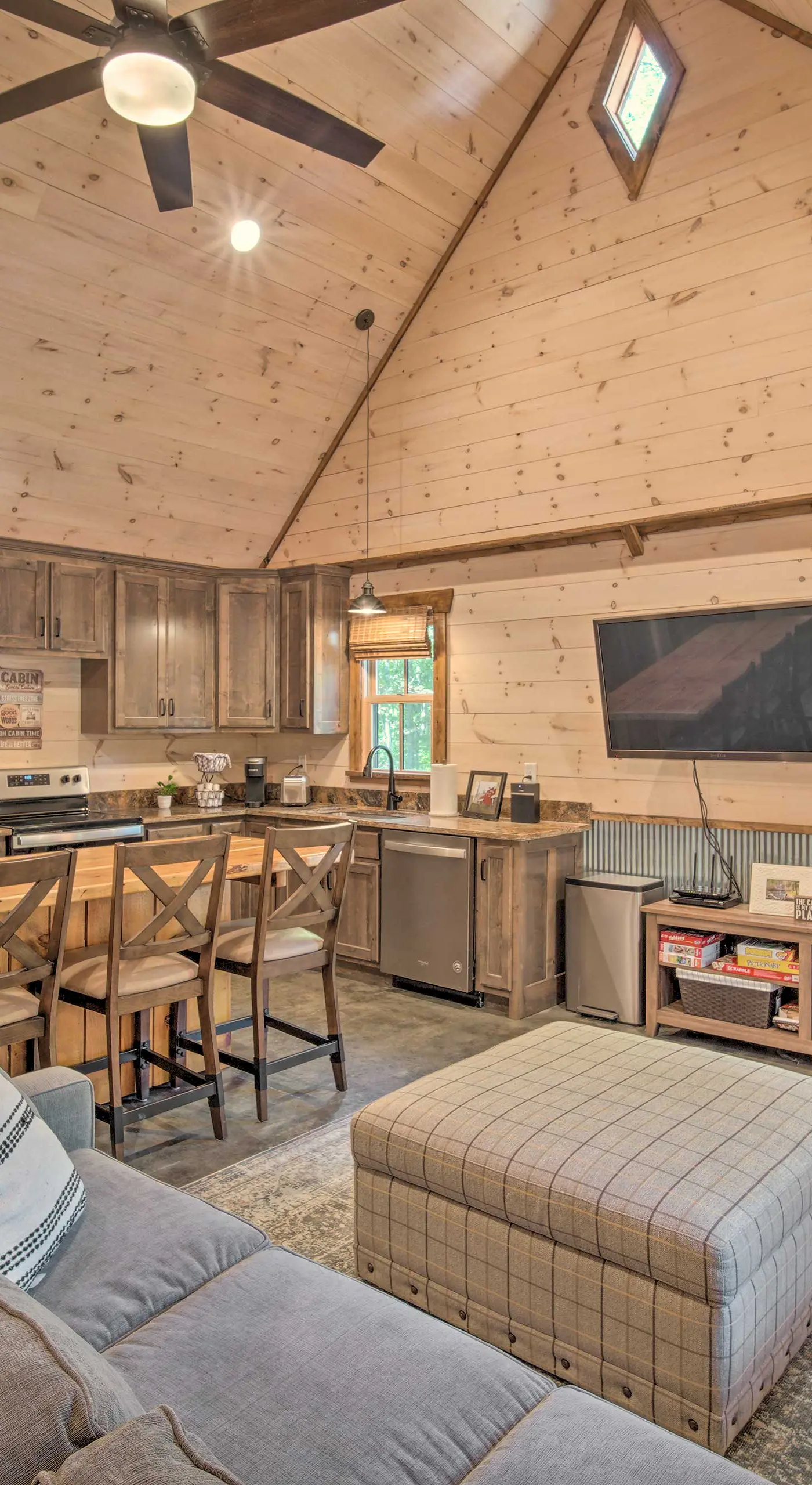 Stunning Cabin Getaway w/ Private Hot Tub!
