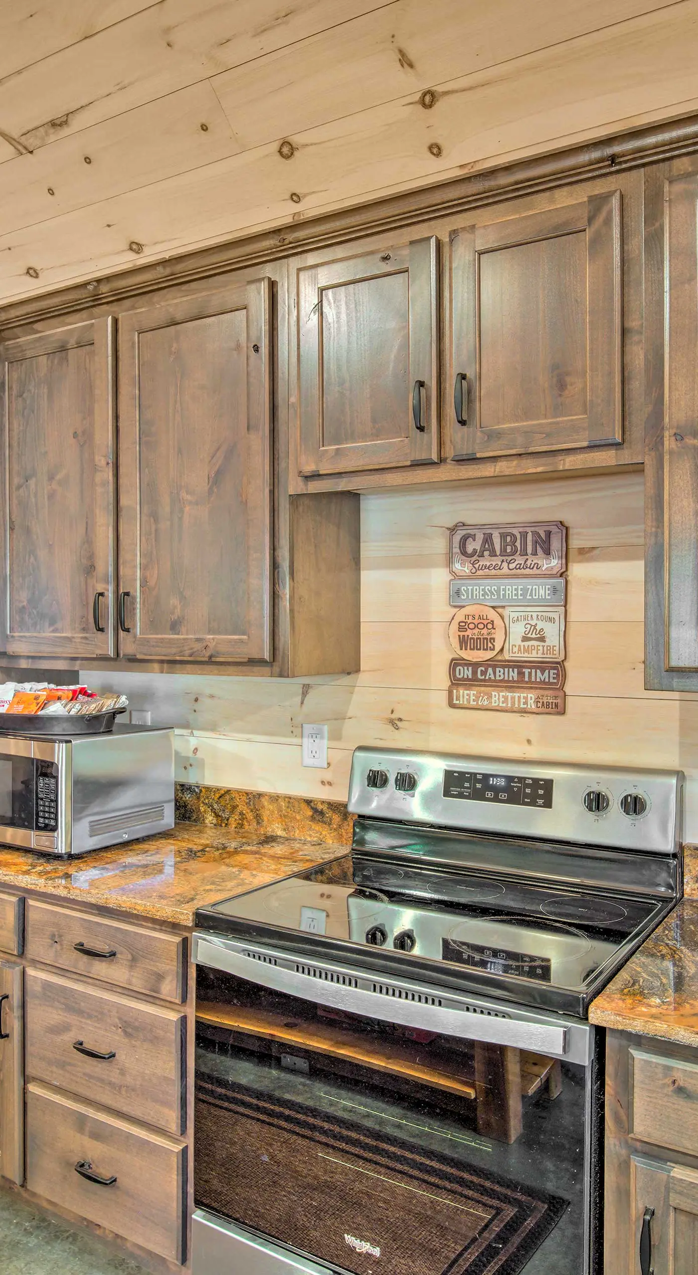 Stunning Cabin Getaway w/ Private Hot Tub!