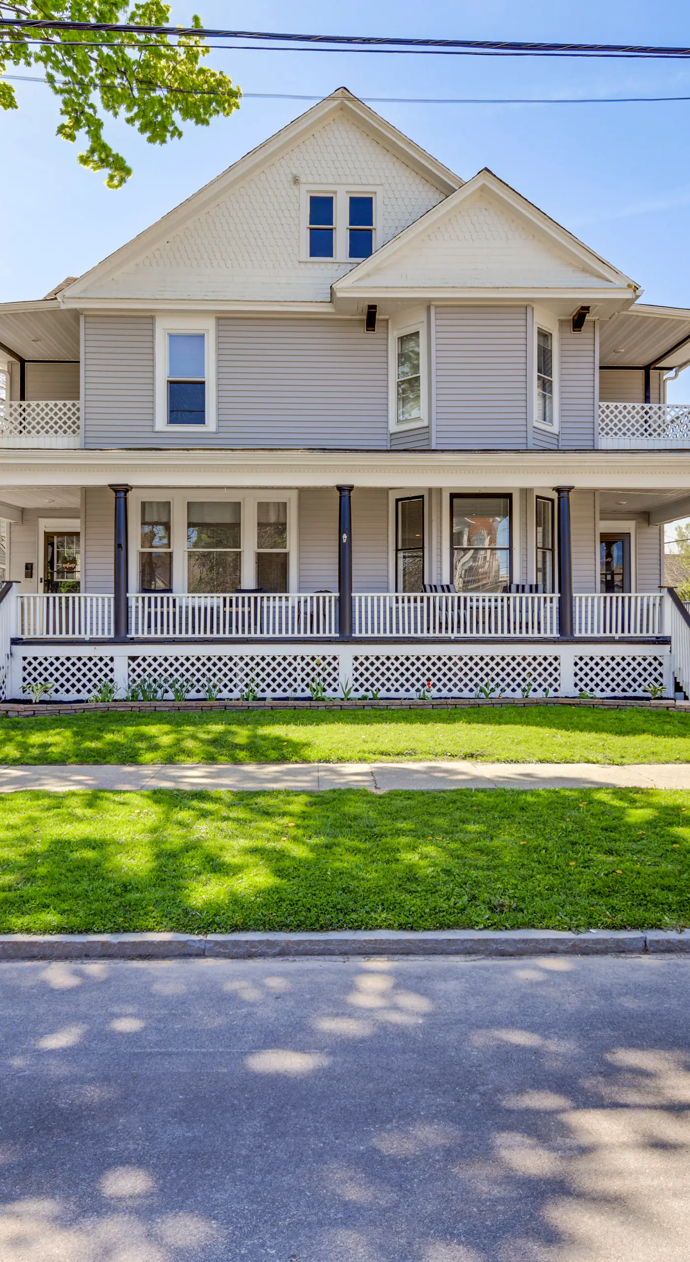 1 Mi to Niagara Falls! Family Home w/ Private Yard