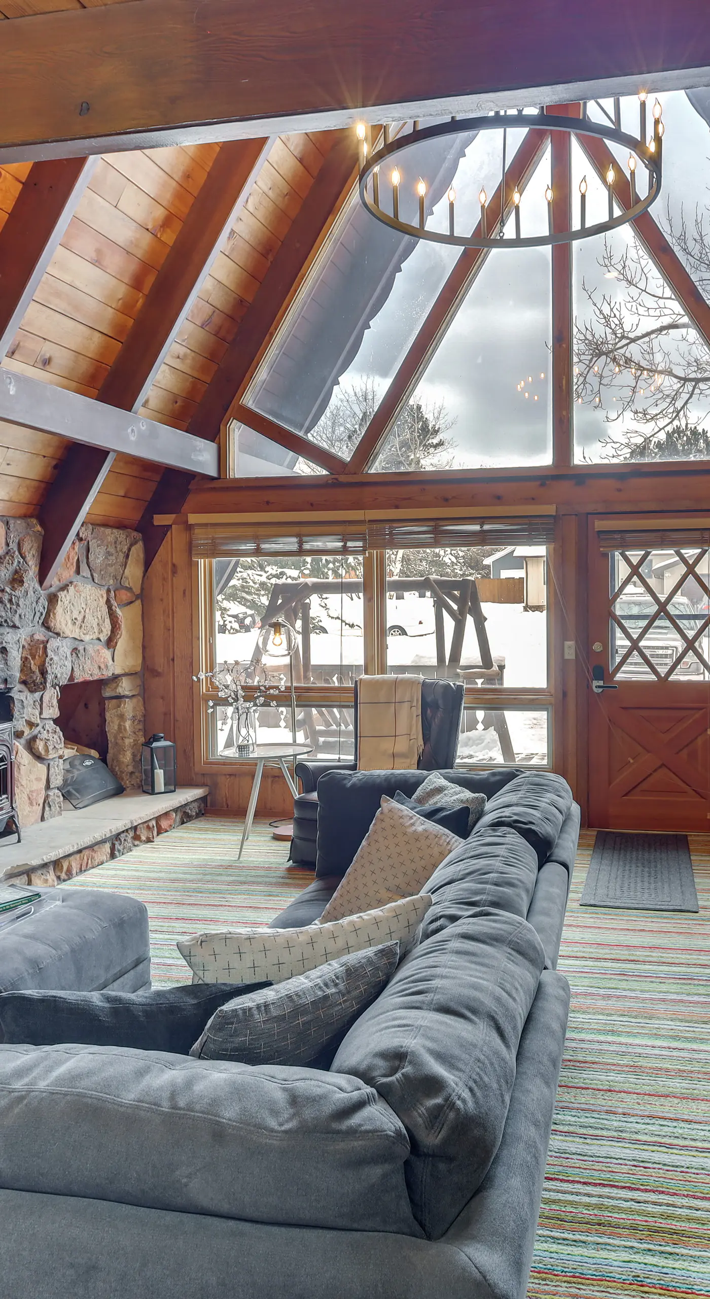Red Lodge Cabin w/ Hot Tub ~ 1/2 Mi to Downtown!