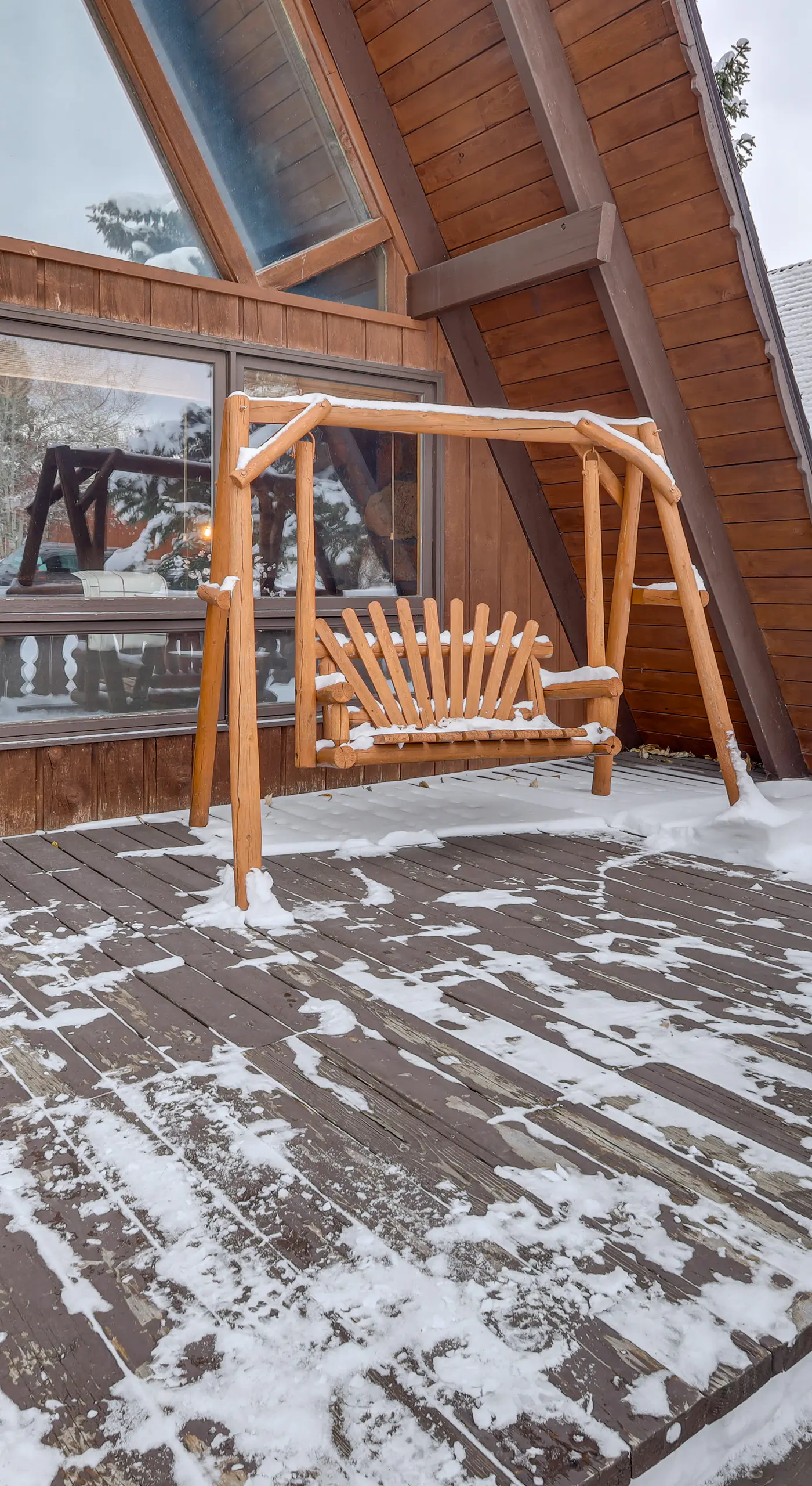 Red Lodge Cabin w/ Hot Tub ~ 1/2 Mi to Downtown!