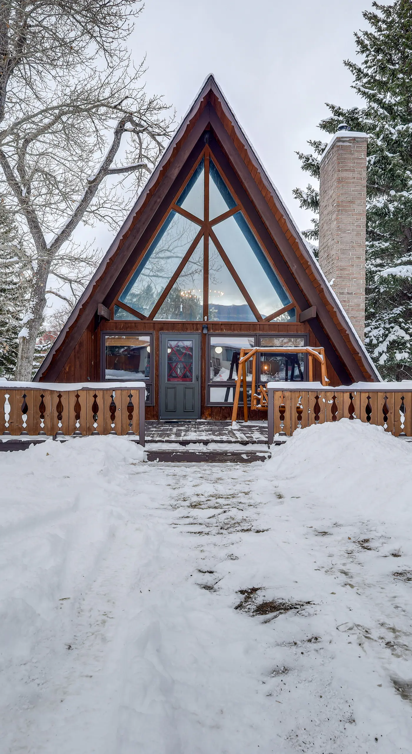 Red Lodge Cabin w/ Hot Tub ~ 1/2 Mi to Downtown!