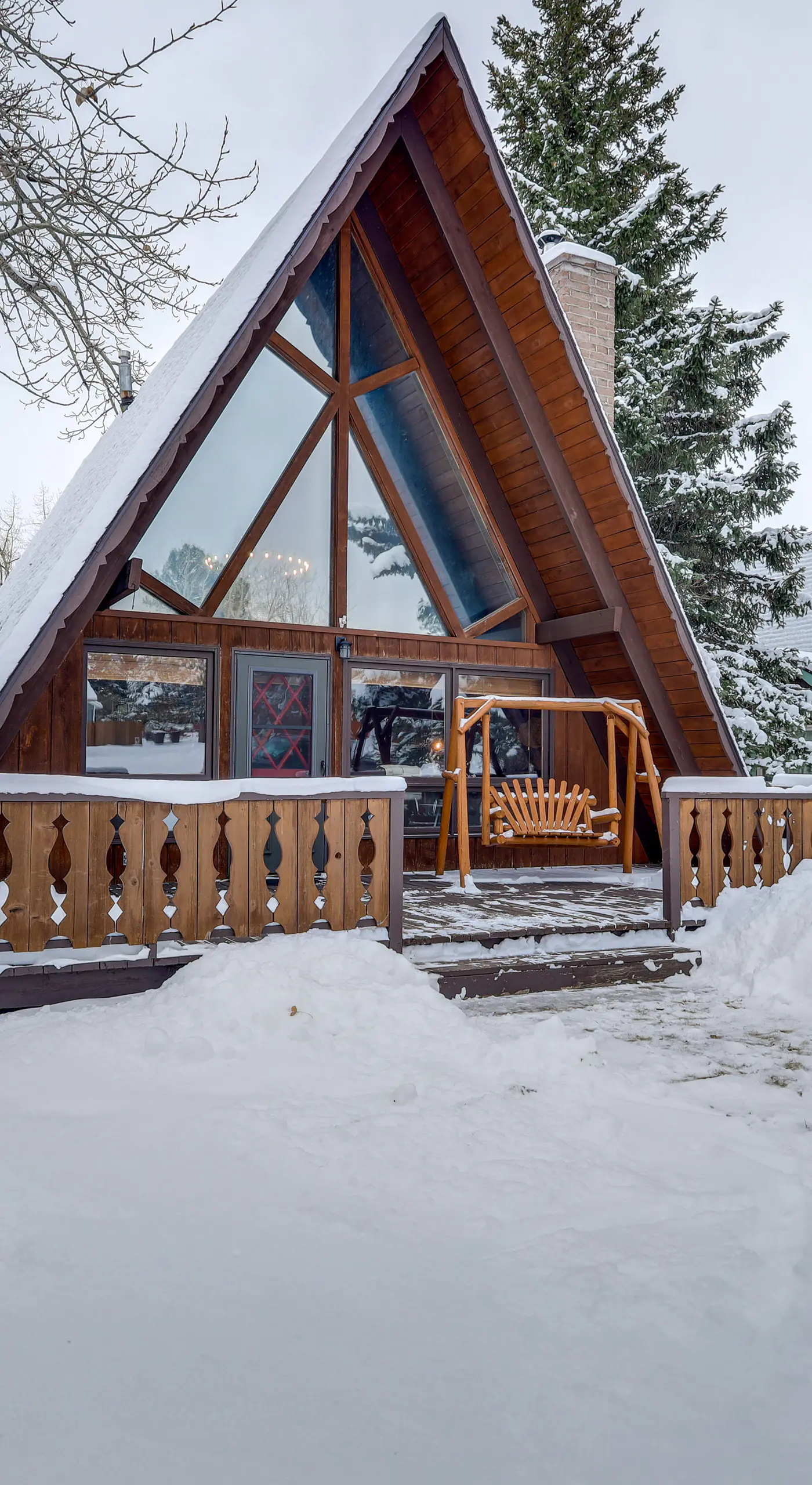 Red Lodge Cabin w/ Hot Tub ~ 1/2 Mi to Downtown!
