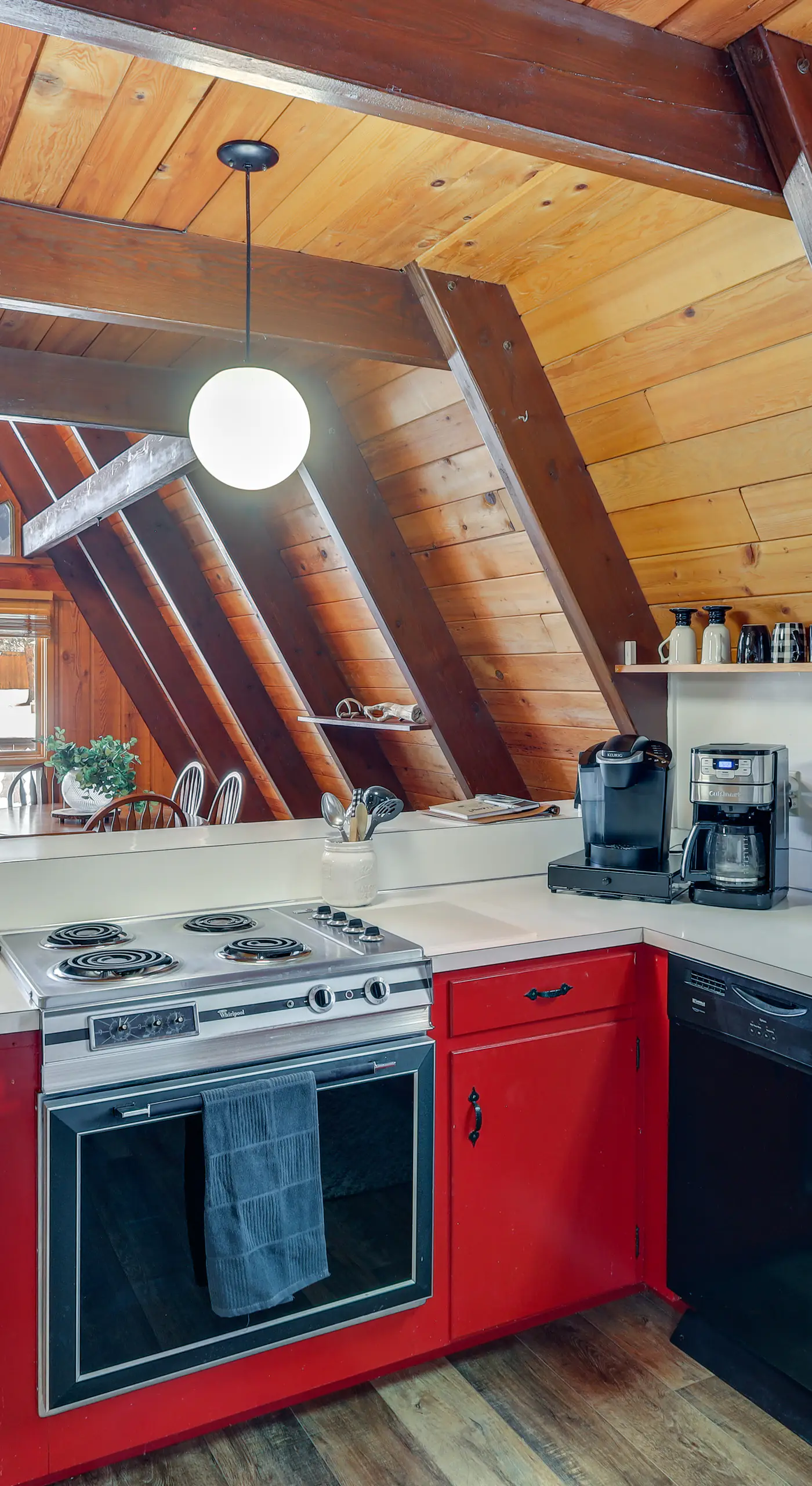 Red Lodge Cabin w/ Hot Tub ~ 1/2 Mi to Downtown!