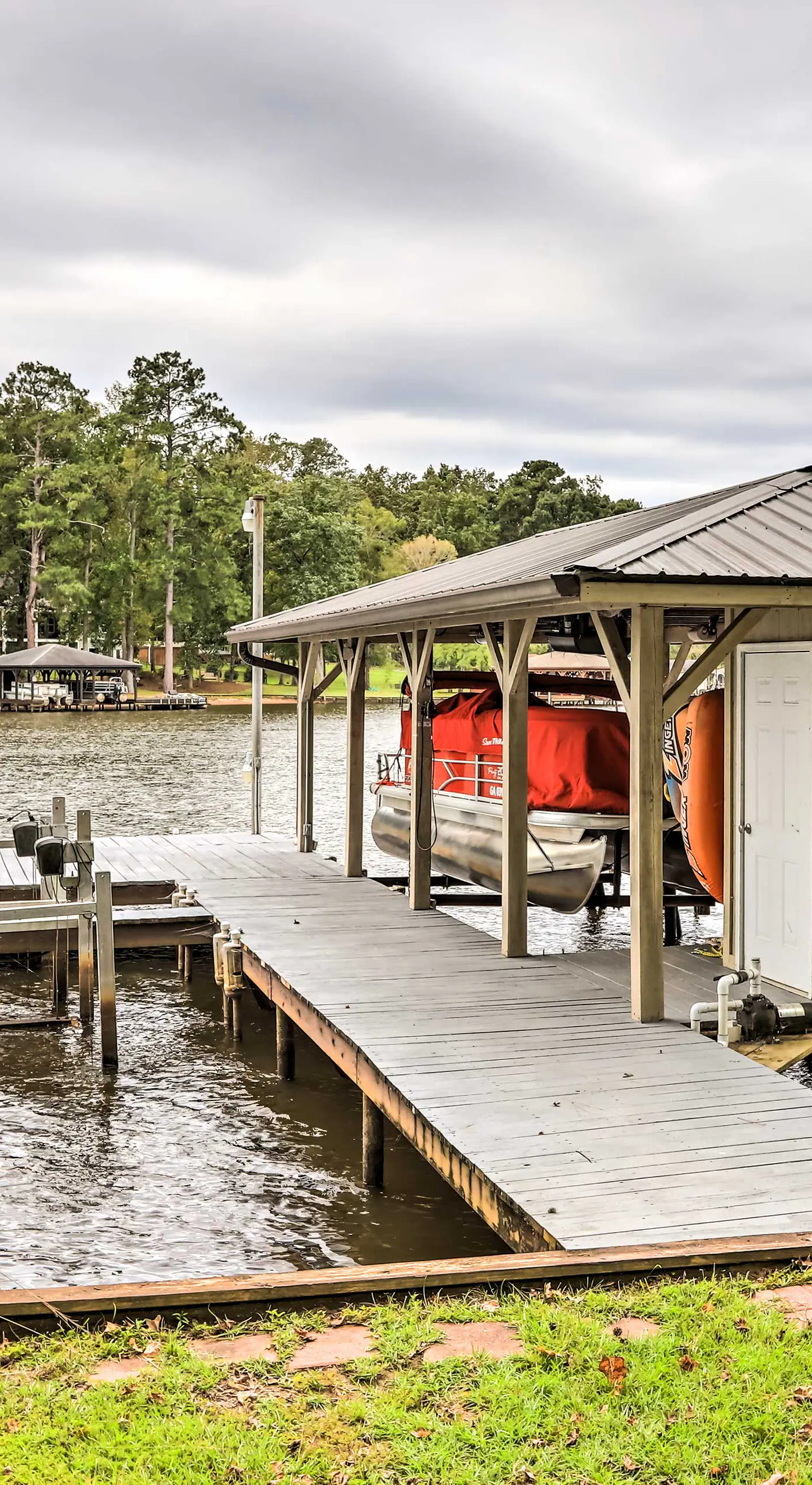 Eatonton Getaway on Lake Sinclair w/ Dock!