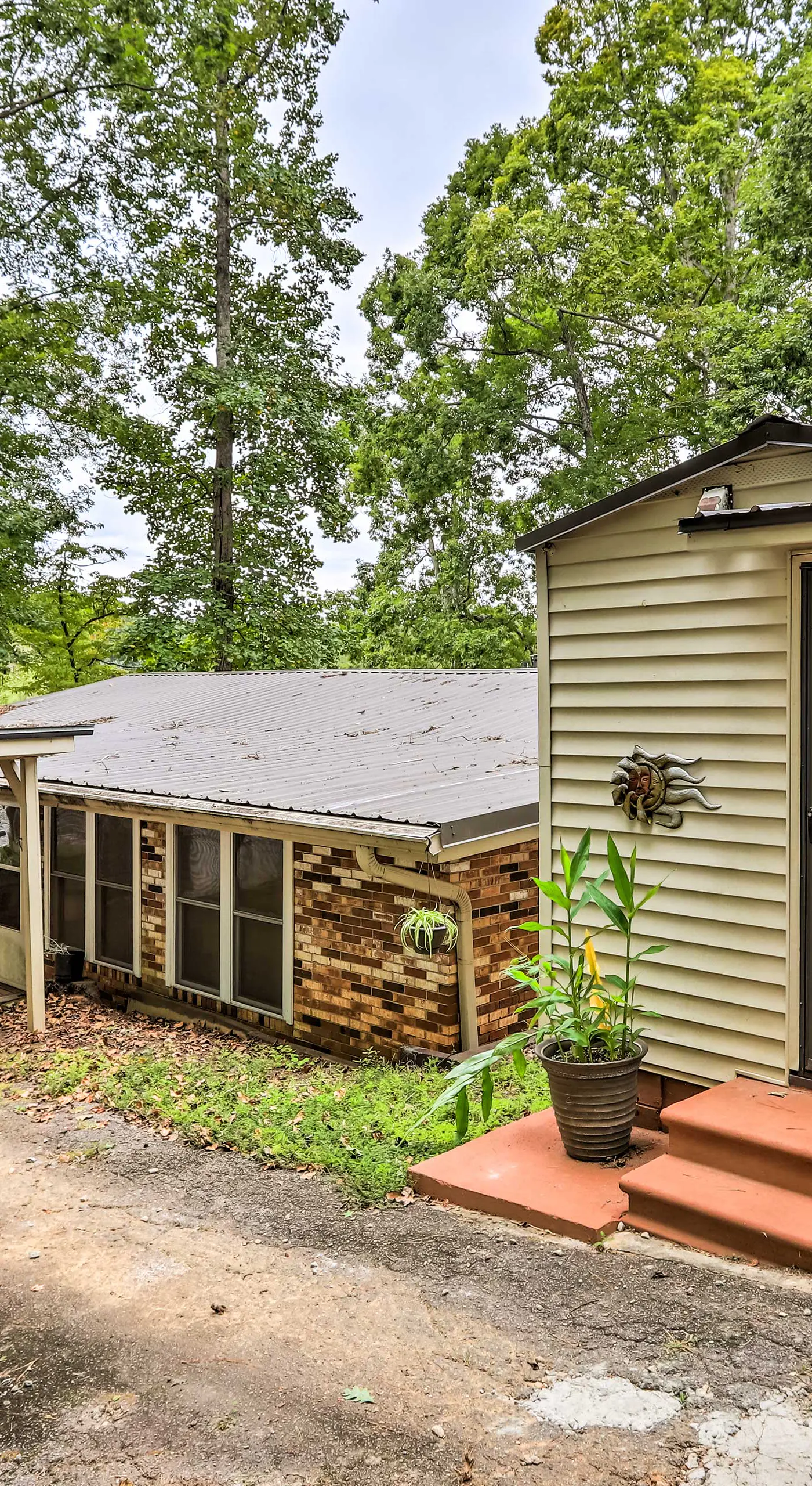 Eatonton Getaway on Lake Sinclair w/ Dock!
