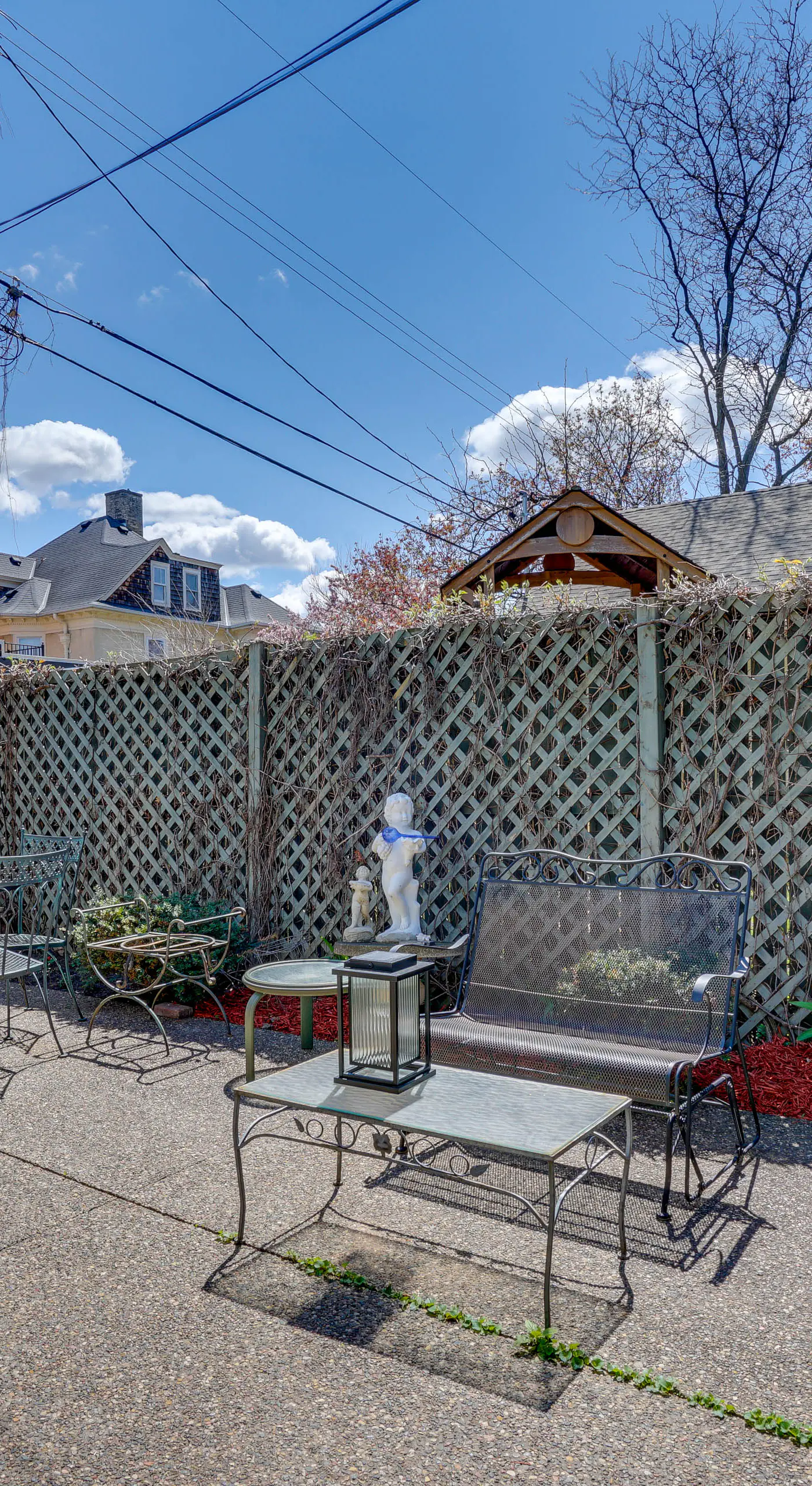 1 Mi to Downtown: Apt w/ Balcony in Minneapolis!