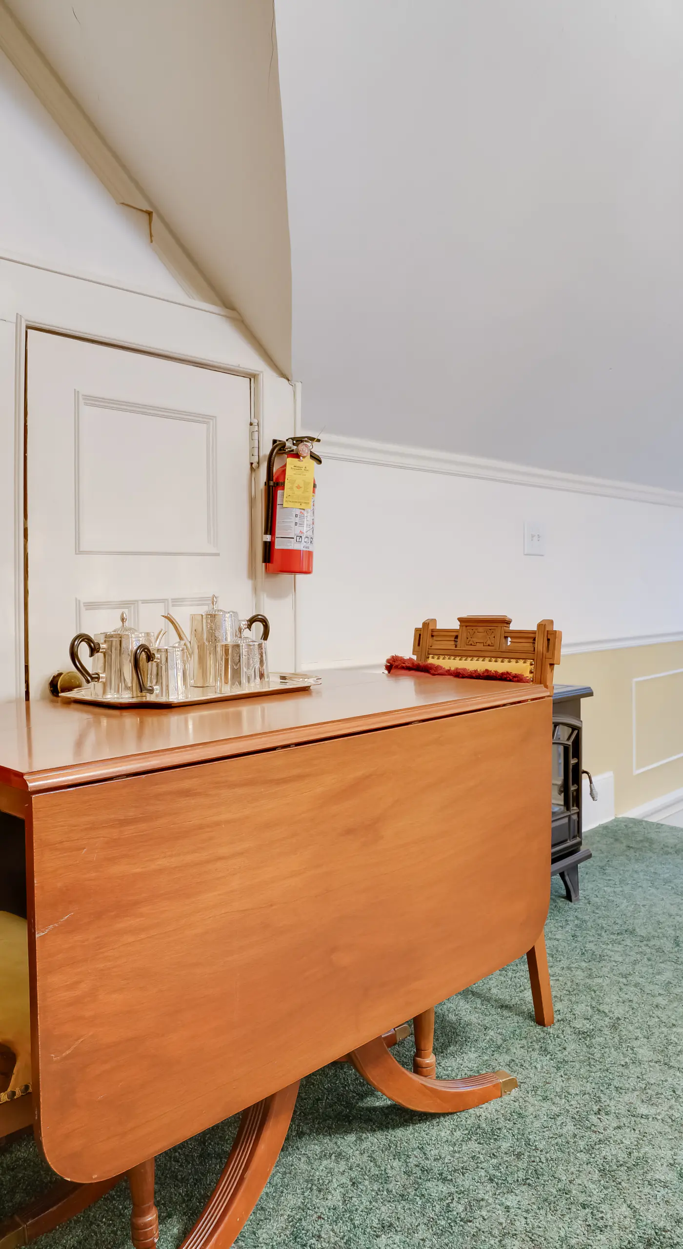 1 Mi to Downtown: Apt w/ Balcony in Minneapolis!