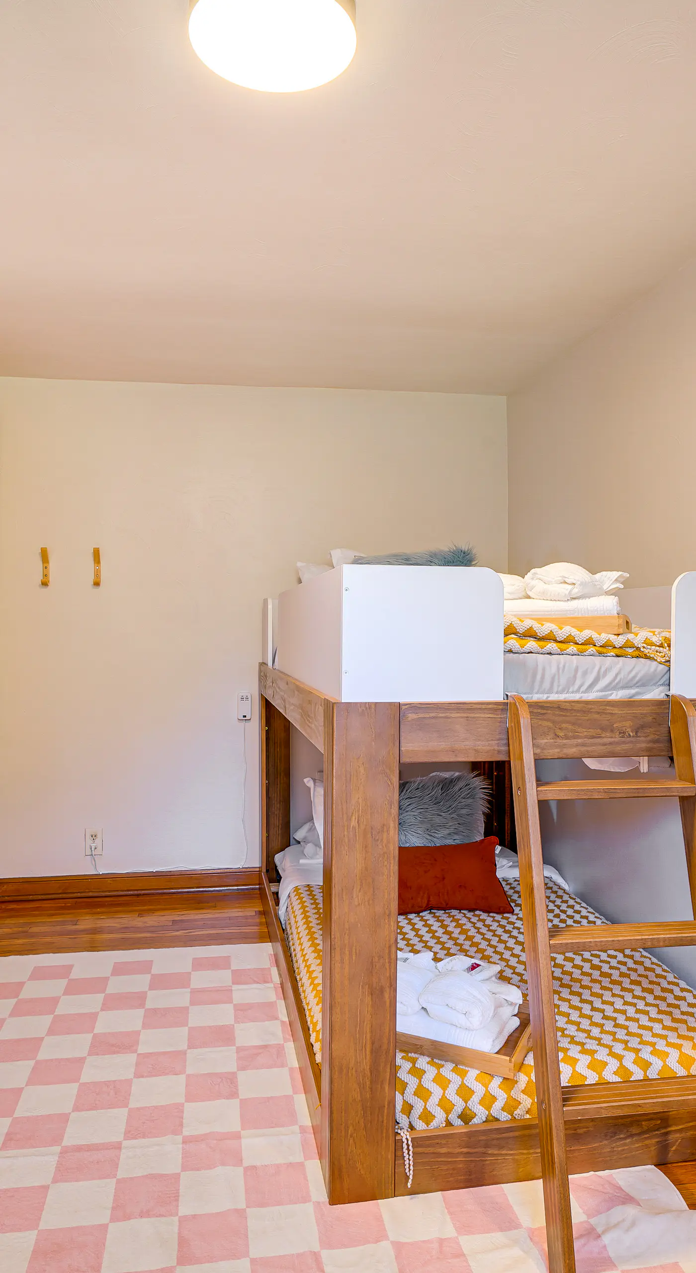 Cozy Pittsburgh Vacation Rental ~ 2 Mi to Downtown