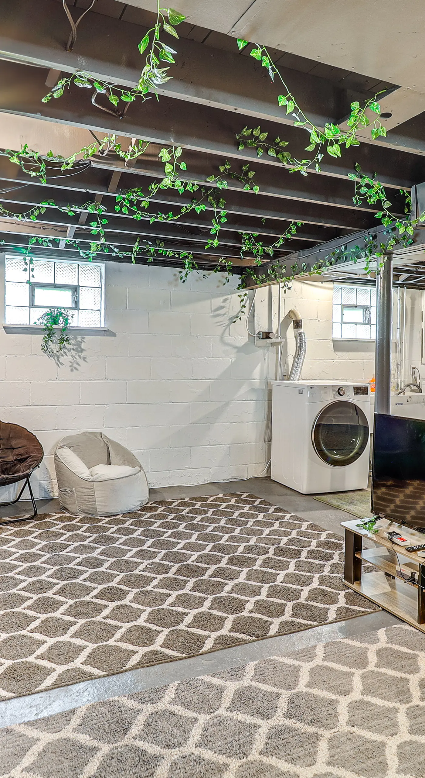 Game Room & Fire Pit: West Mifflin Home!