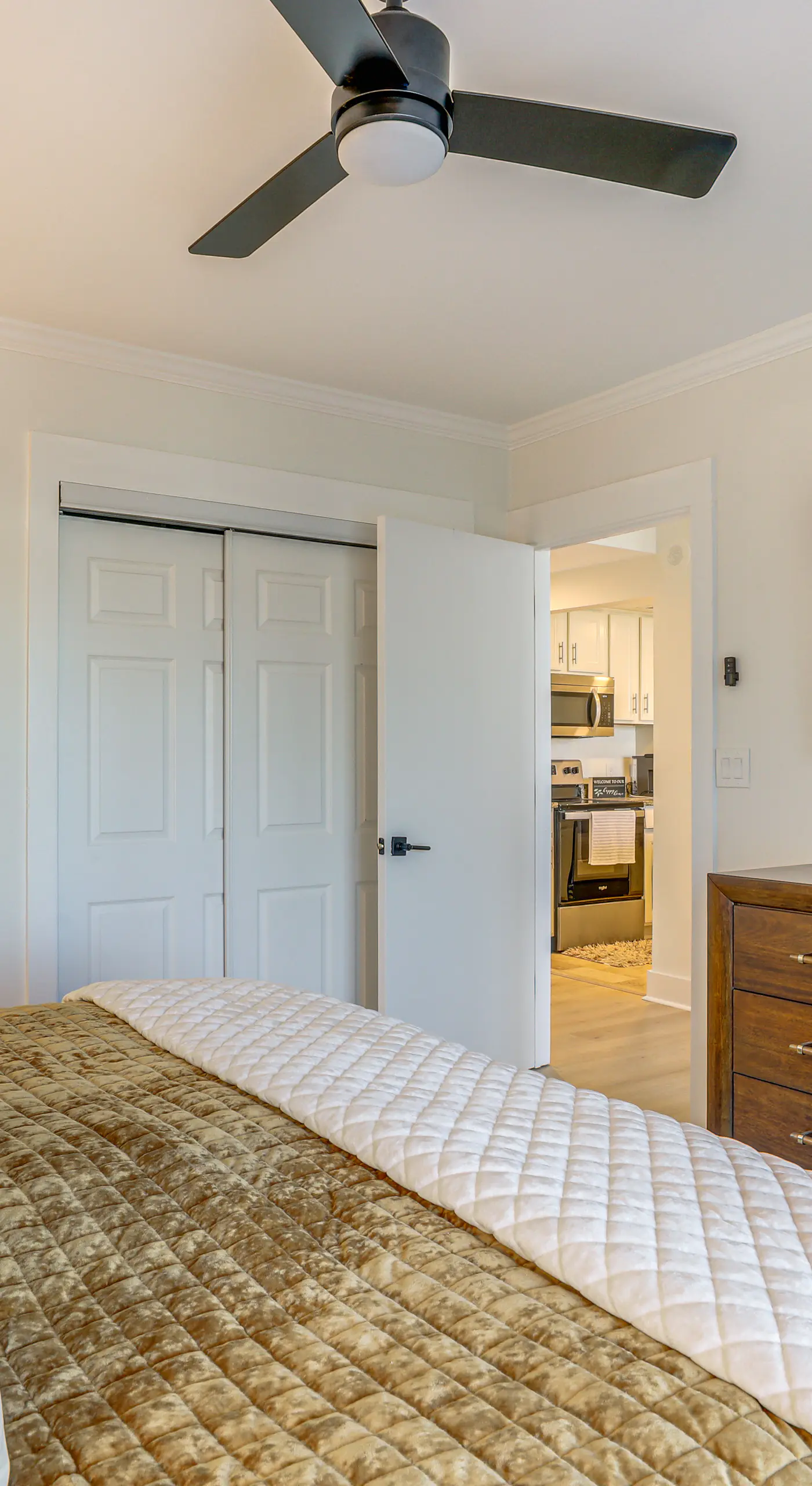 Balcony + Community Perks: Modern Atlanta Condo!