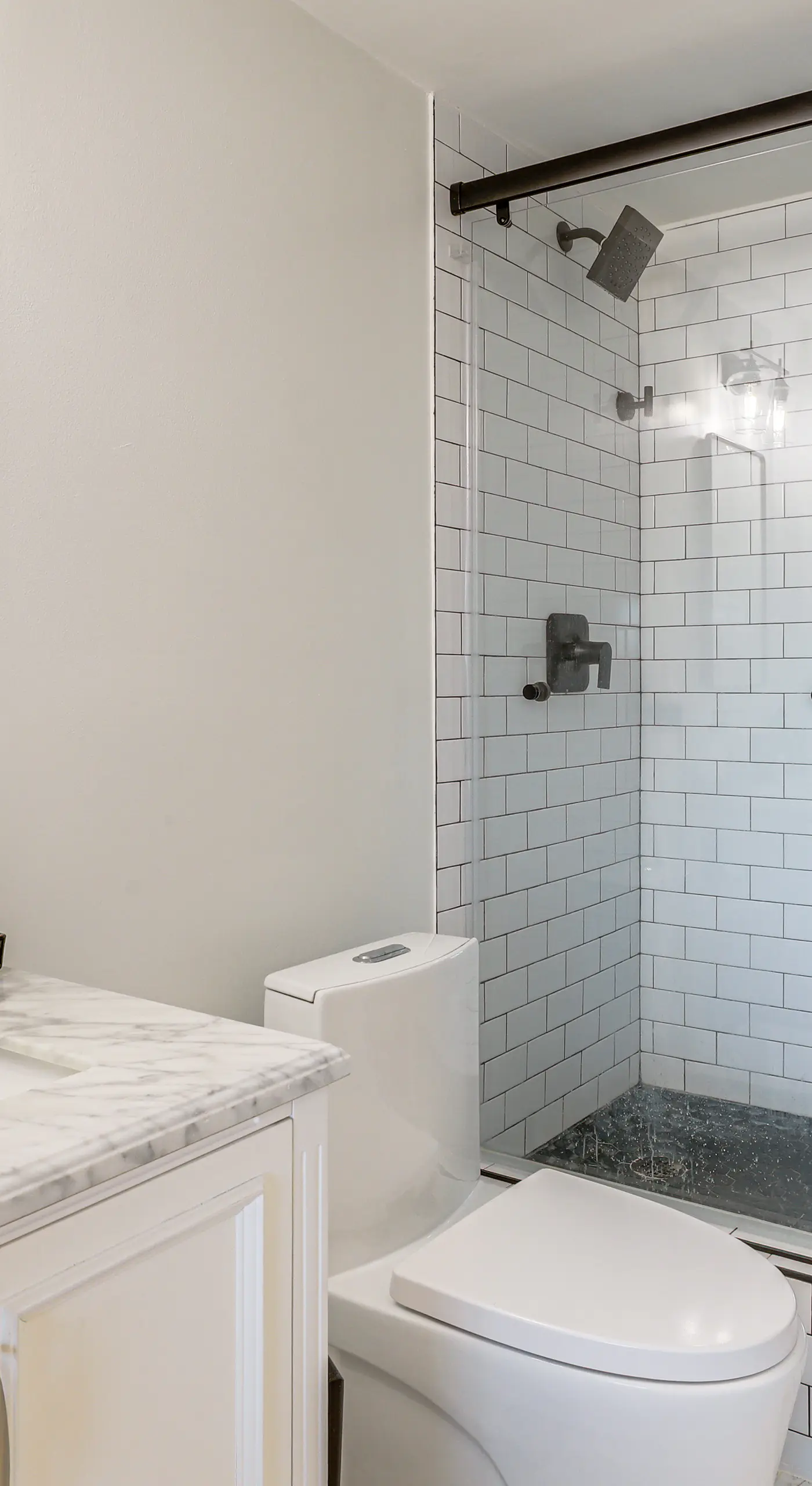 Balcony + Community Perks: Modern Atlanta Condo!