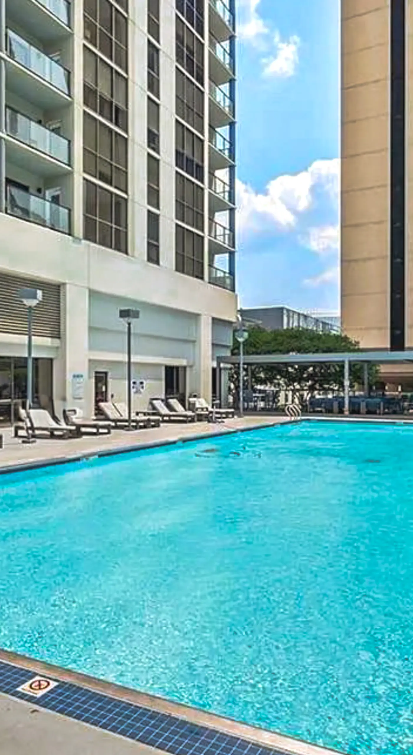 Balcony + Community Perks: Modern Atlanta Condo!