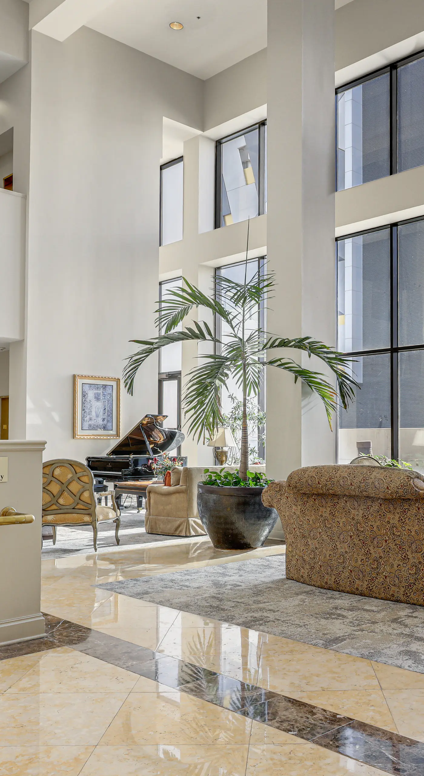 Balcony + Community Perks: Modern Atlanta Condo!