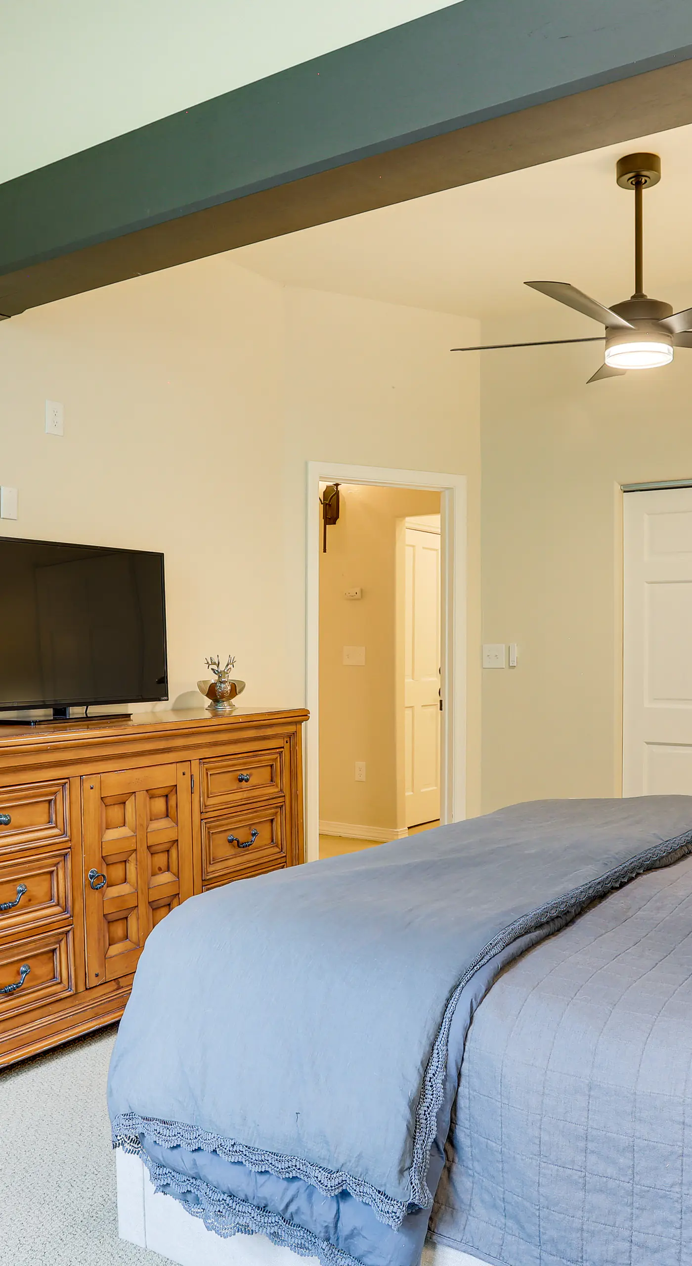 Walk to Lift: Arrowhead Ski Condo w/ Pool Access!