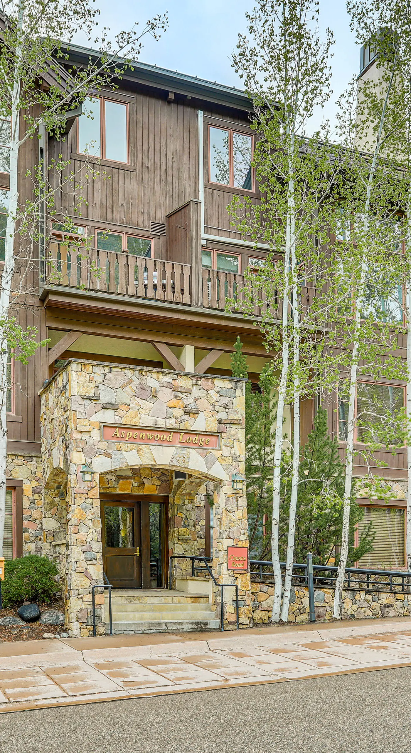 Walk to Lift: Arrowhead Ski Condo w/ Pool Access!
