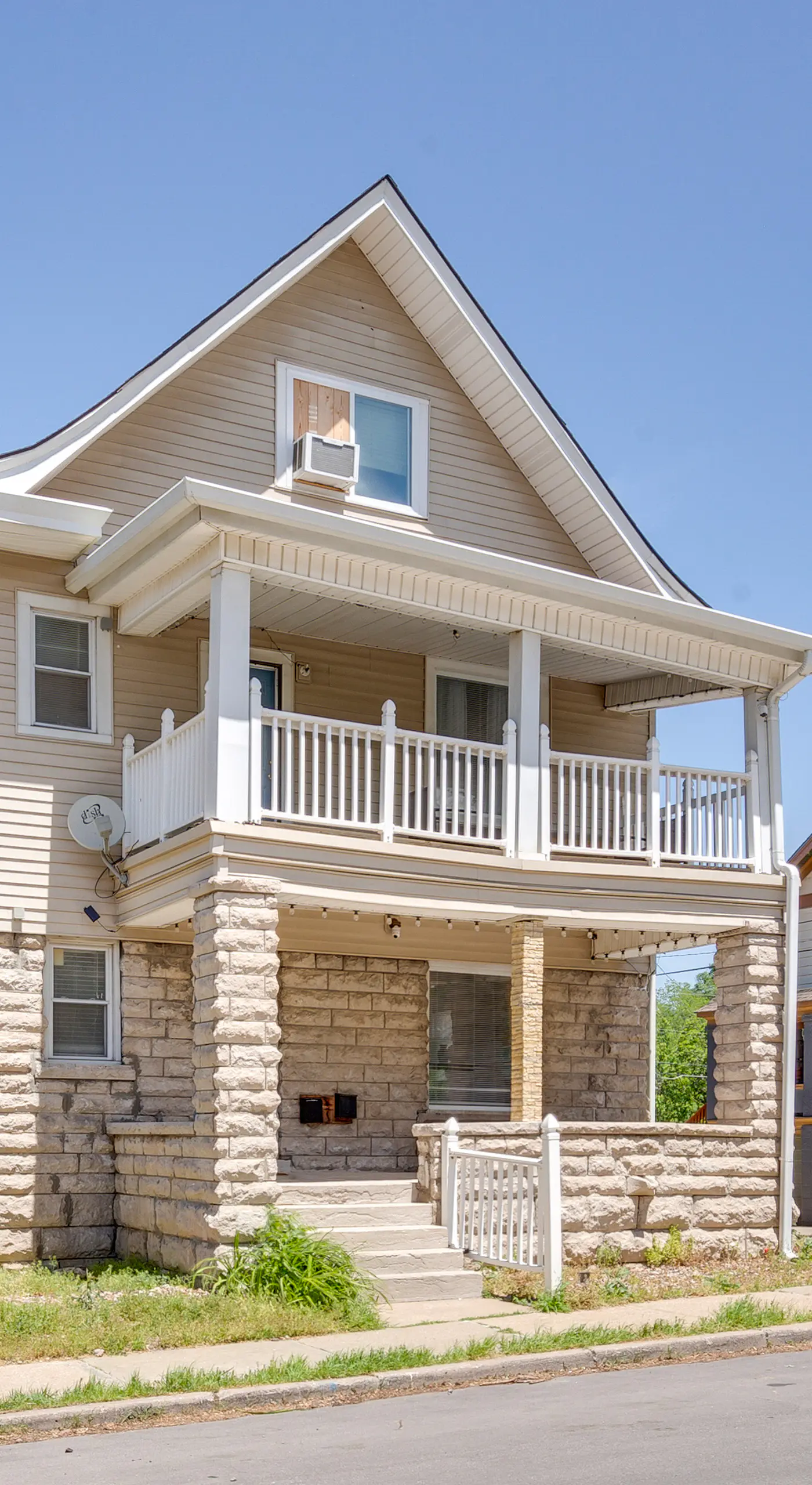 Modern 2BR Kansas City Condo Near Downtown