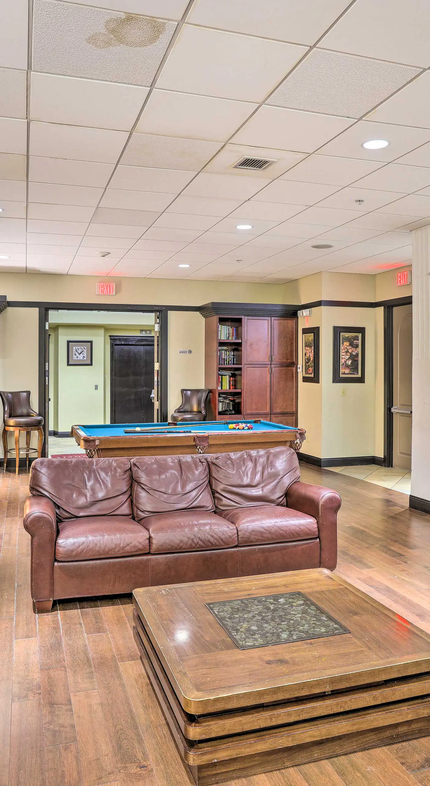Heart of Dtwn Omaha: Historical Apt w/ Perks