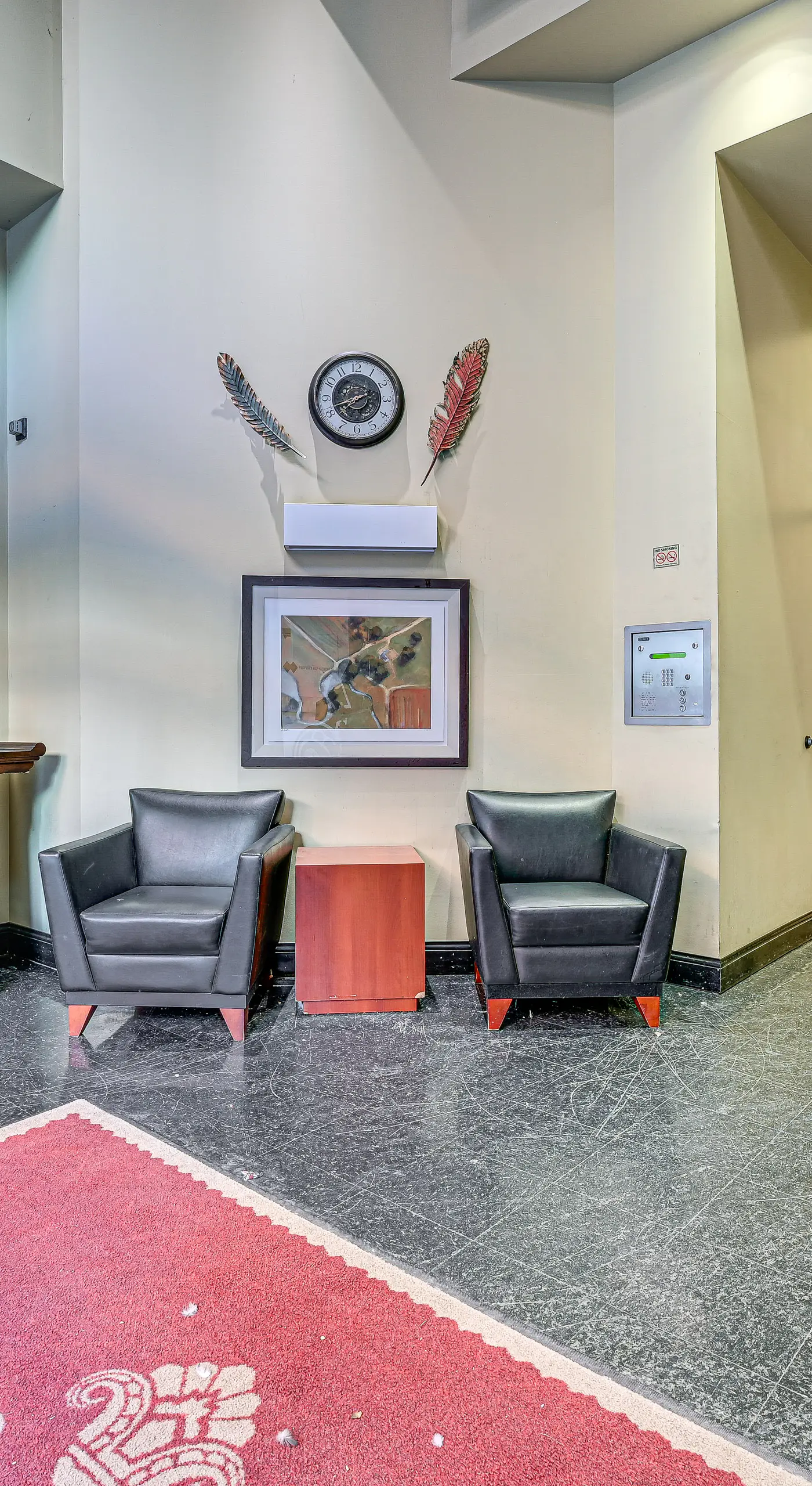 Heart of Dtwn Omaha: Historical Apt w/ Perks