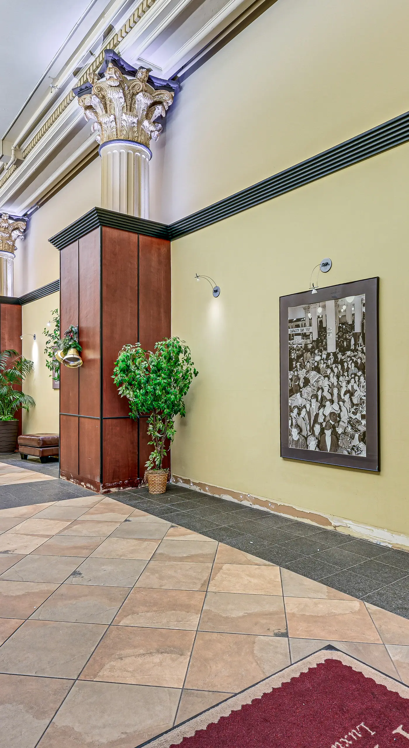Heart of Dtwn Omaha: Historical Apt w/ Perks