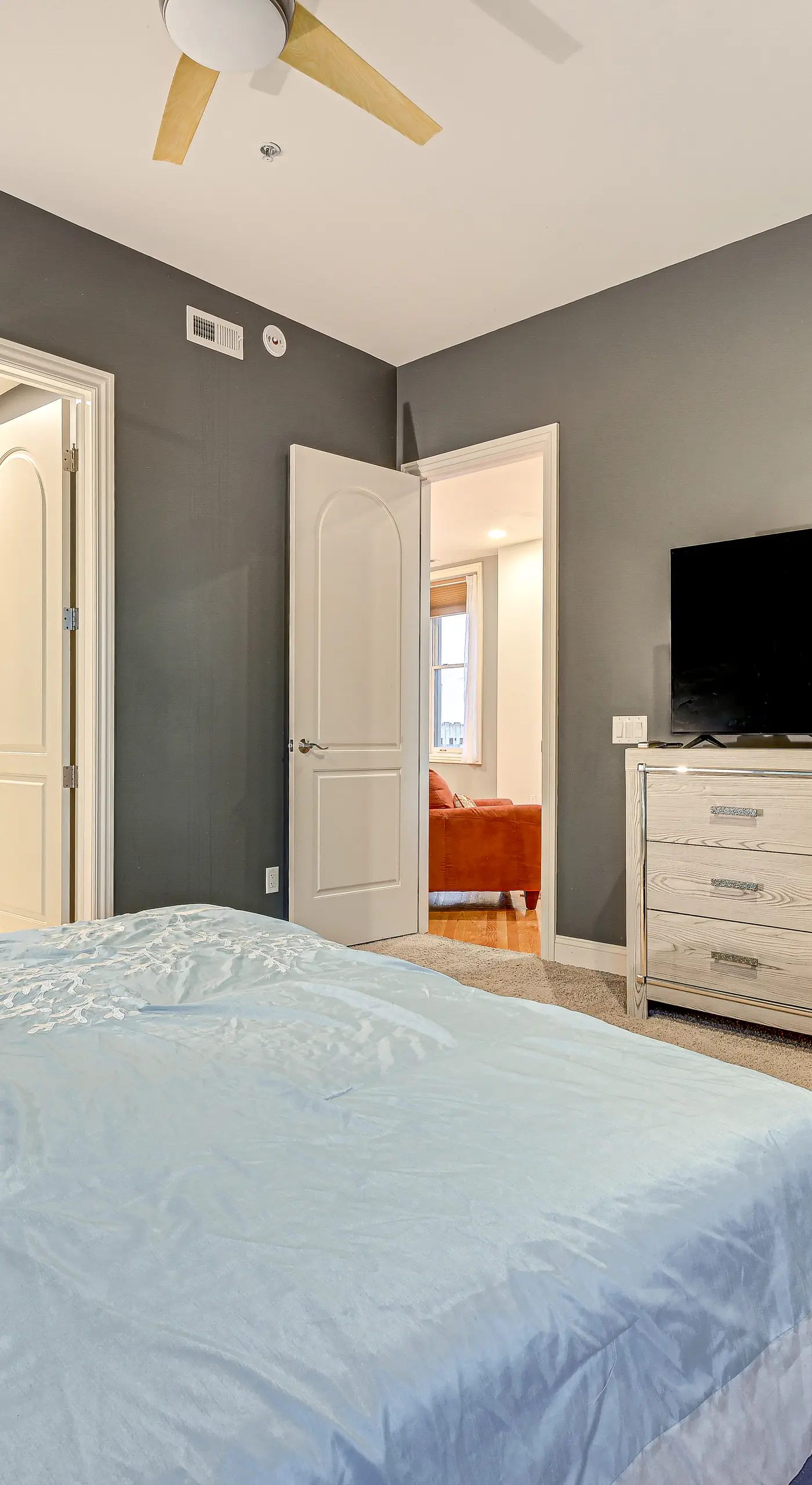Heart of Dtwn Omaha: Historical Apt w/ Perks