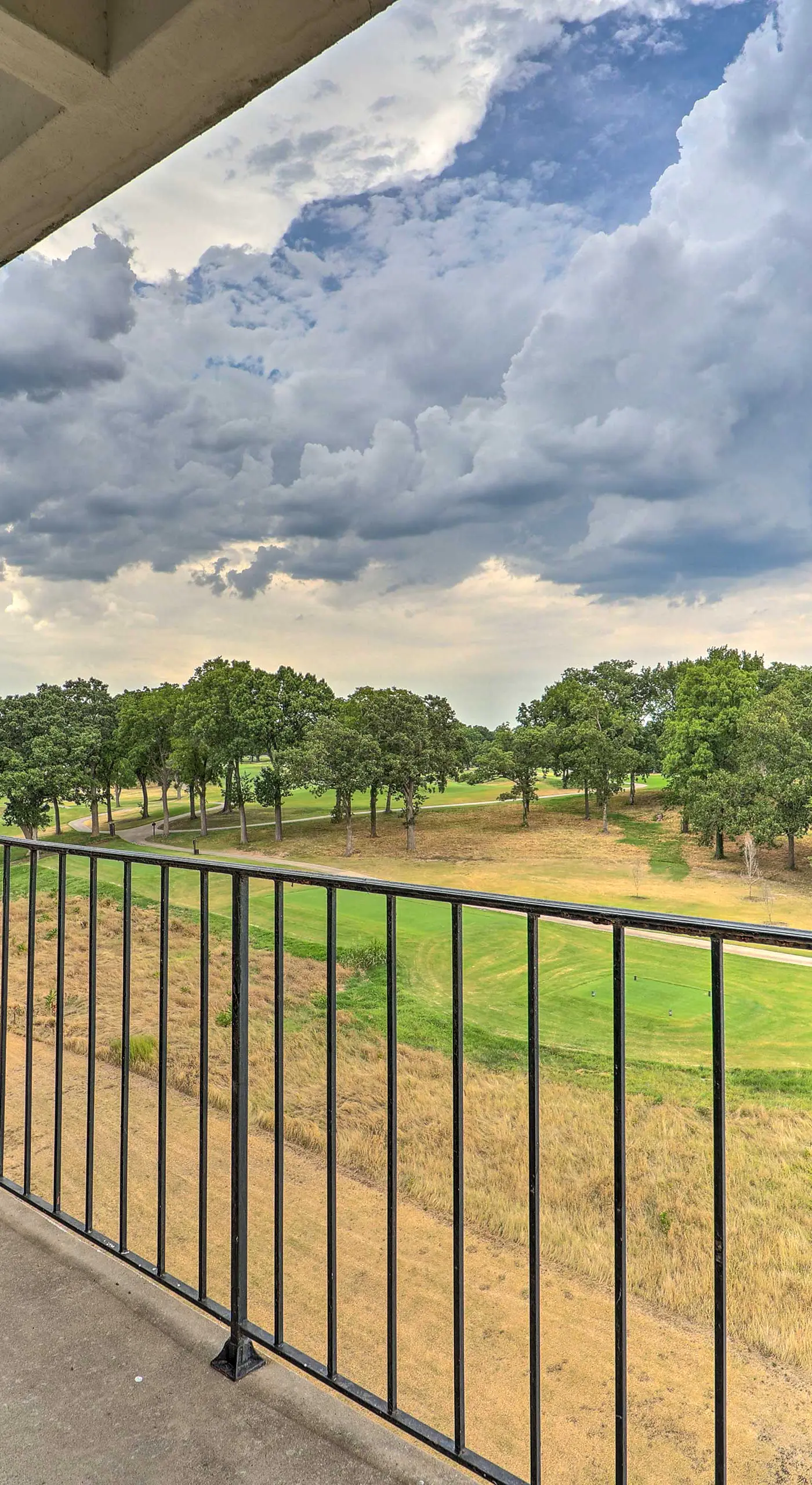 Golf Course & Lake Views: Cozy Afton Condo!