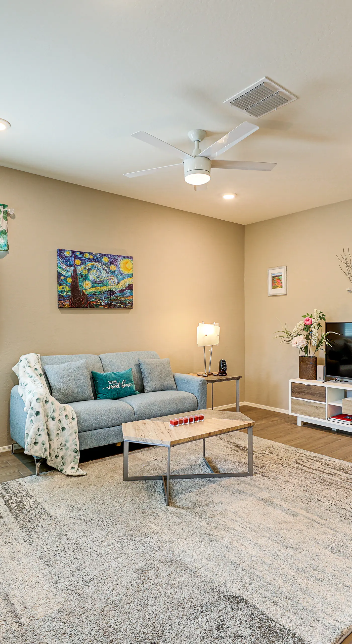 Quiet Casa Grande House Next to Villago Park!