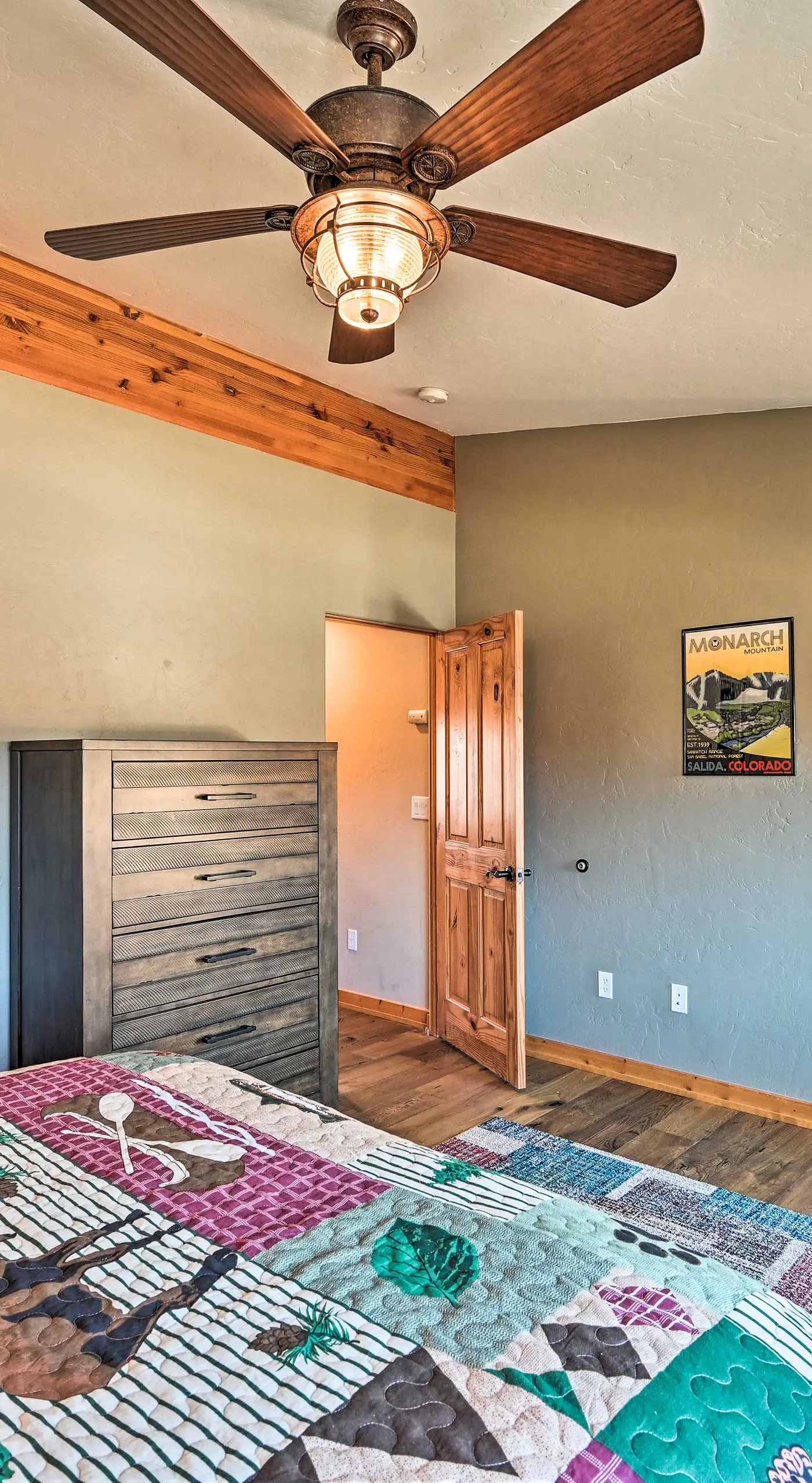 7984: Pet-Friendly Townhome w/ Grill!