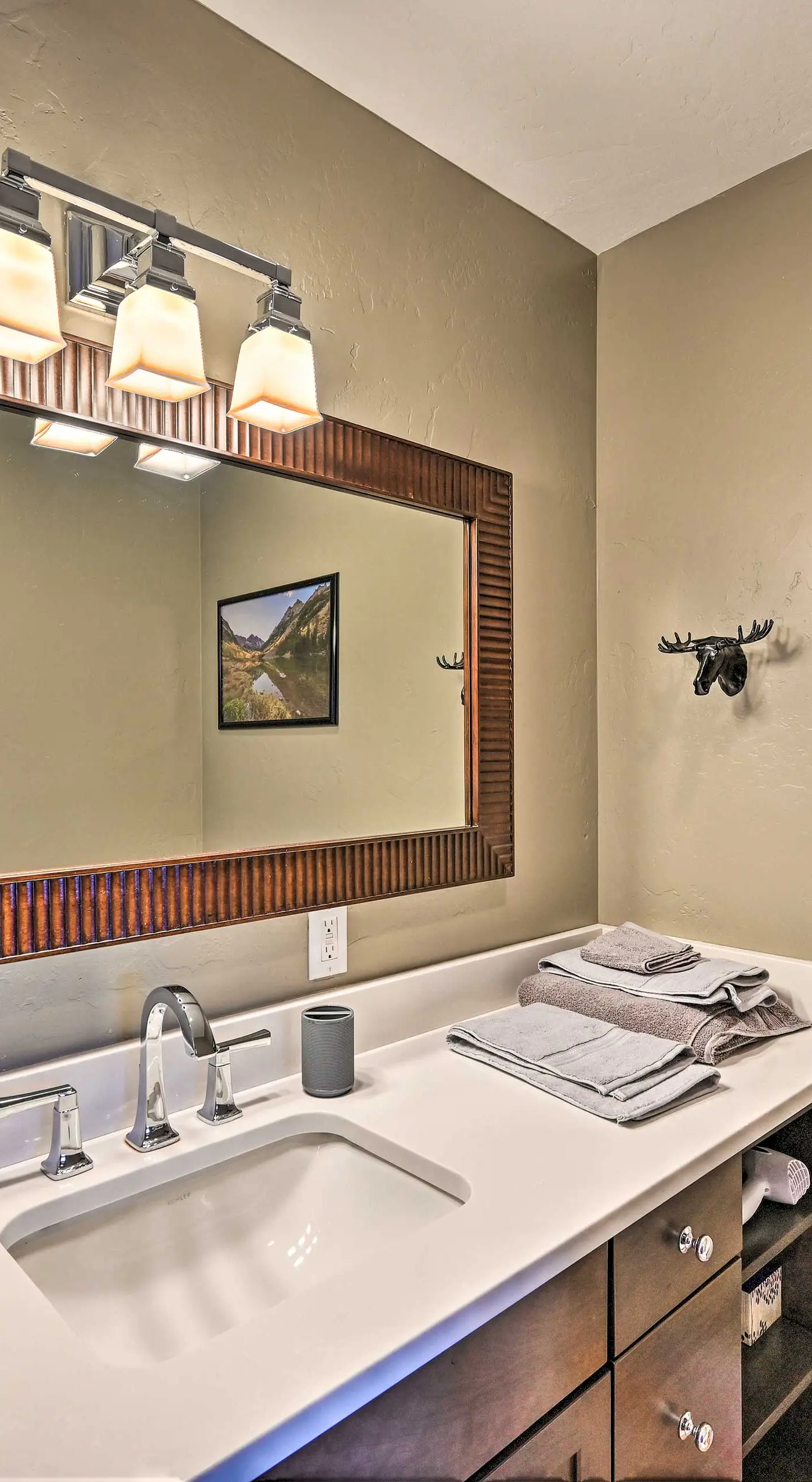 7984: Pet-Friendly Townhome w/ Grill!