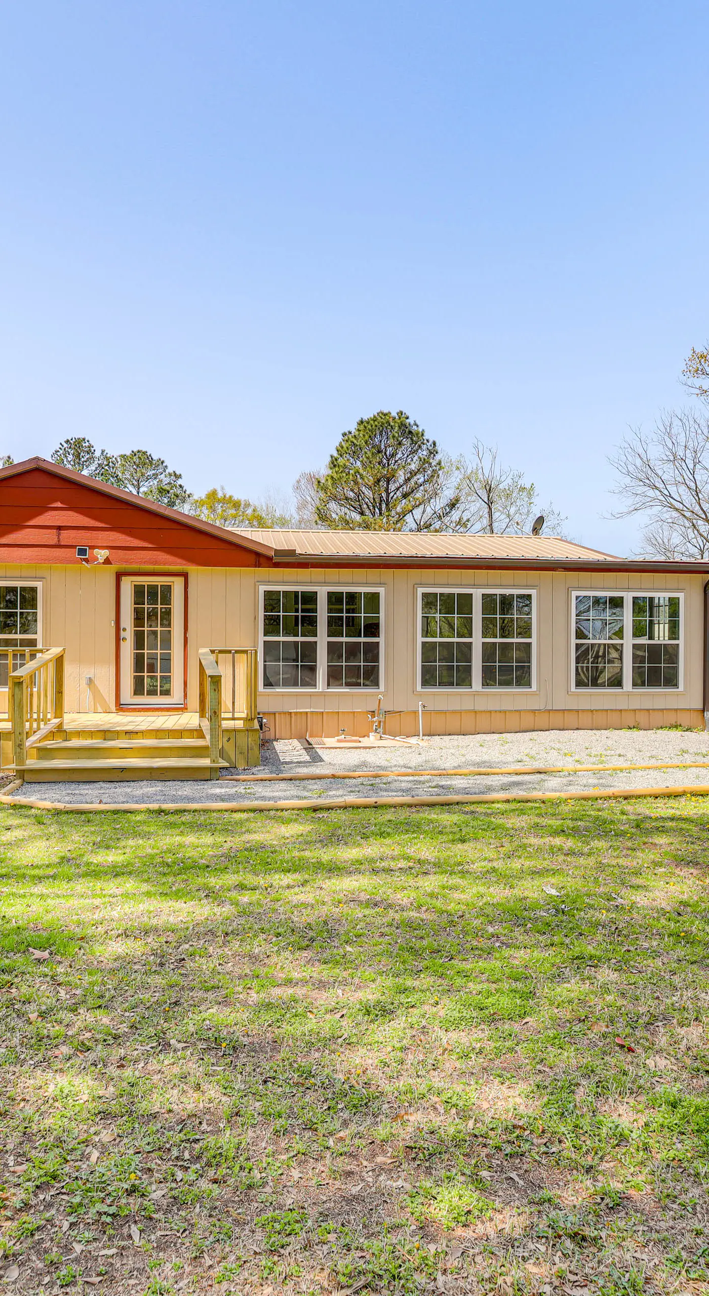 Walk to Beach: Eufaula 'Fisherman’s Delight' Home
