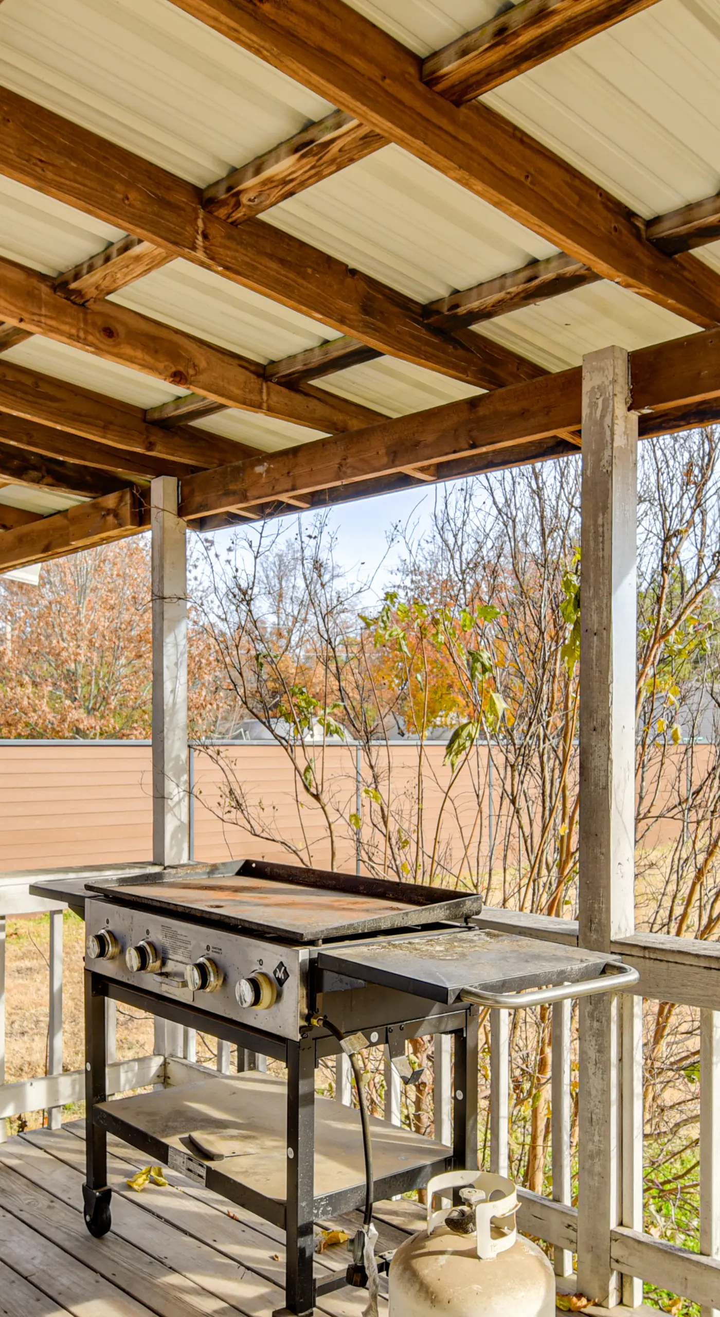Steps to Lake Eufaula: Family Home w/ Deck & Yard