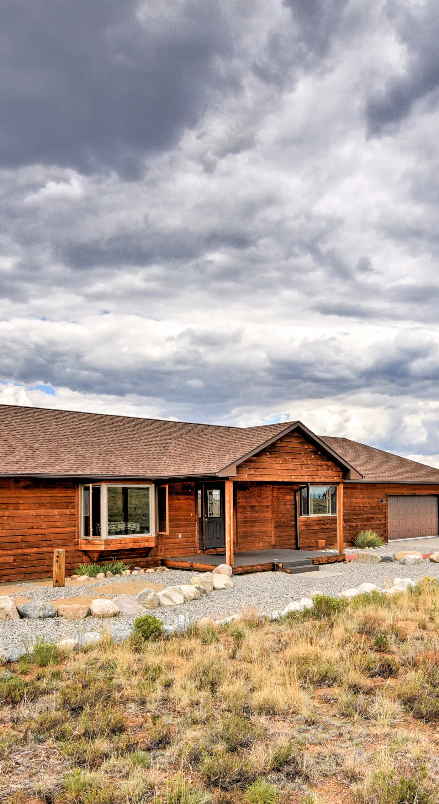Buena Vista Retreat: 7 Acres & Panoramic Views