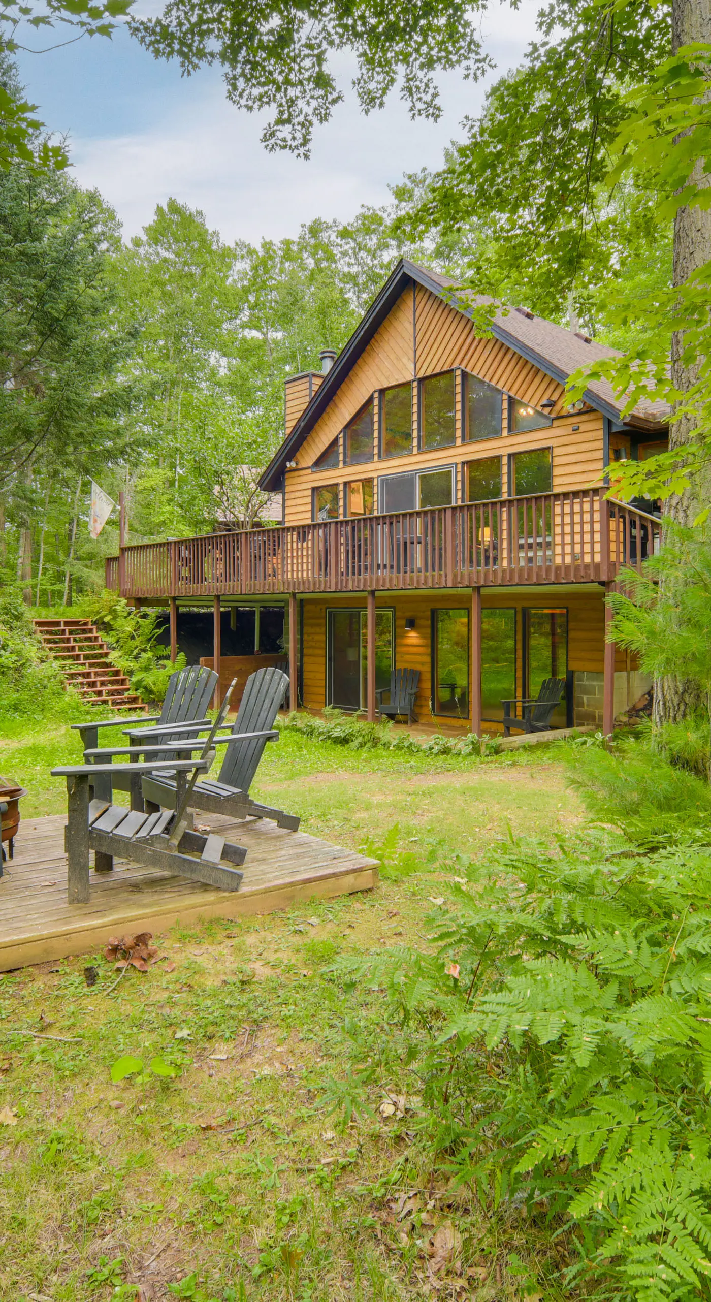 Cozy Wisconsin Cabin w/ Deck, Kayaks & Lake Views!
