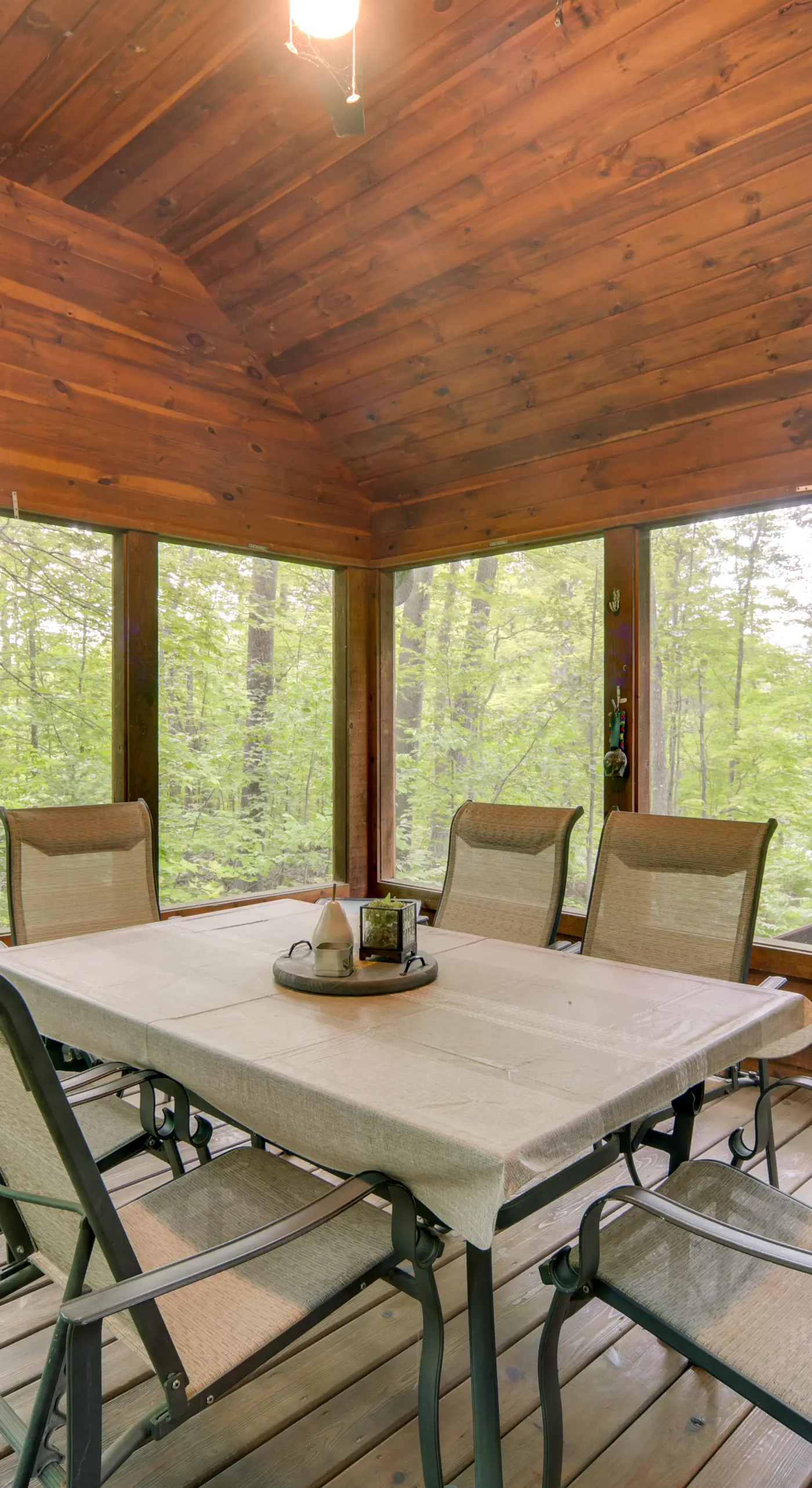 Cozy Wisconsin Cabin w/ Deck, Kayaks & Lake Views!