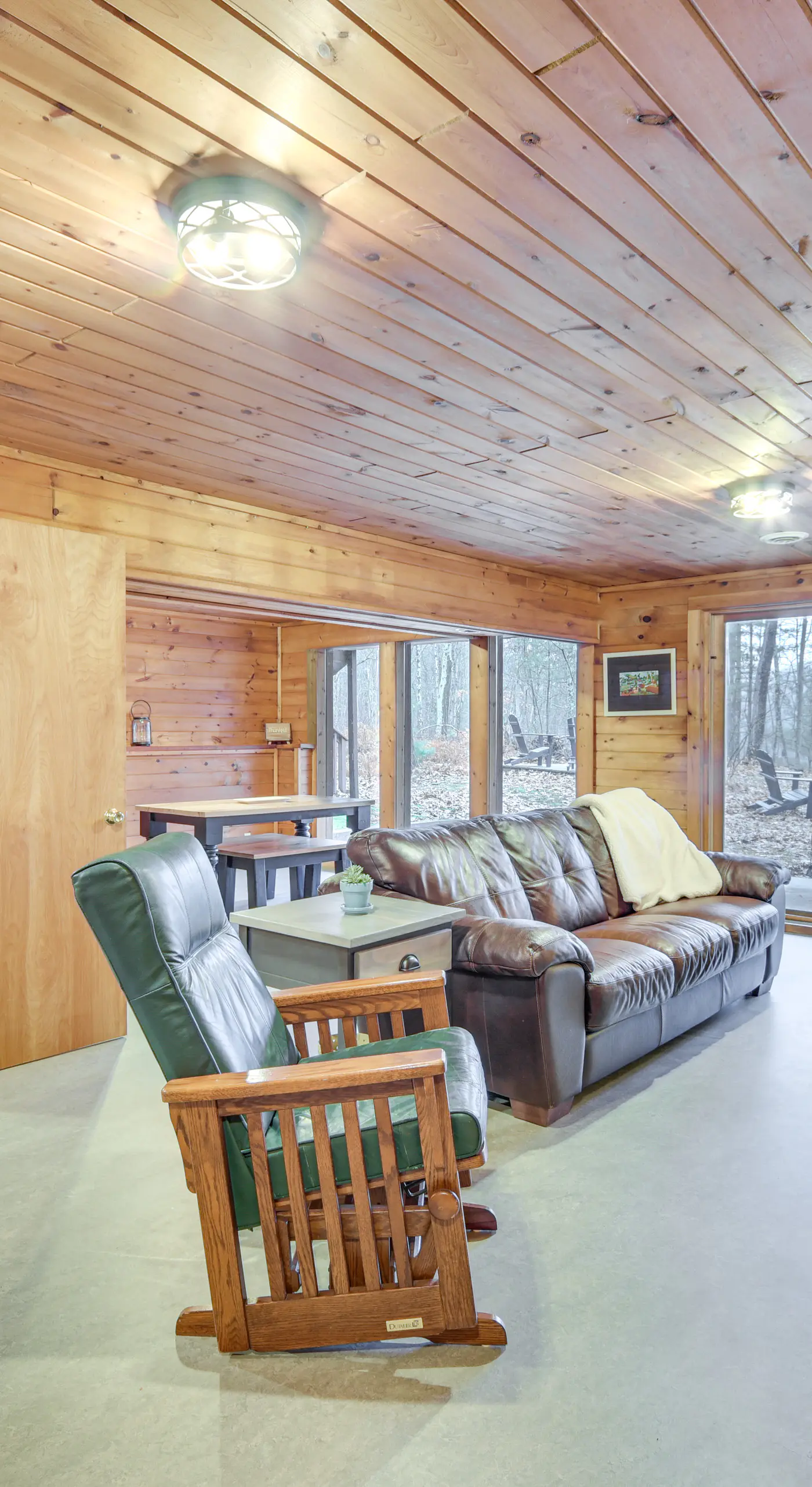 Cozy Wisconsin Cabin w/ Deck, Kayaks & Lake Views!