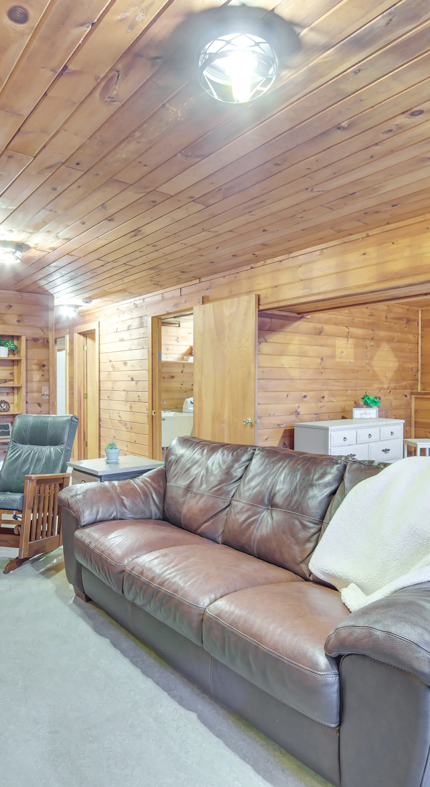 Cozy Wisconsin Cabin w/ Deck, Kayaks & Lake Views!