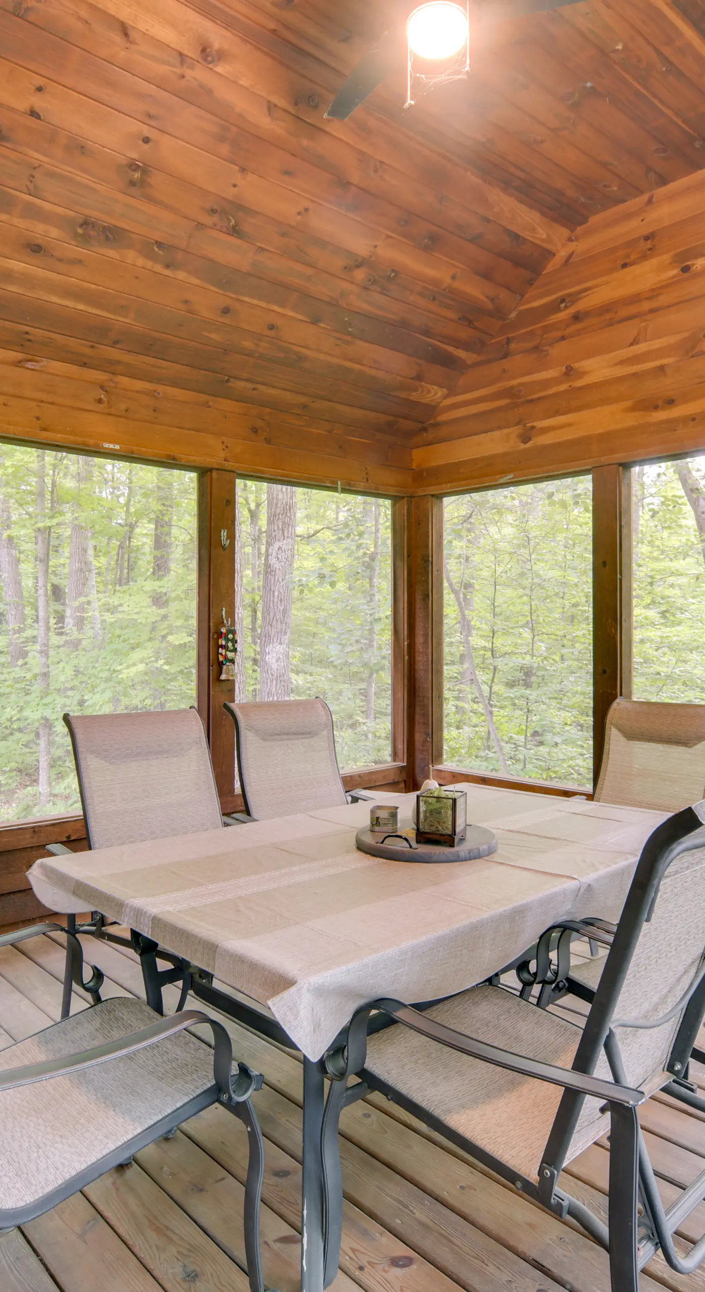 Cozy Wisconsin Cabin w/ Deck, Kayaks & Lake Views!